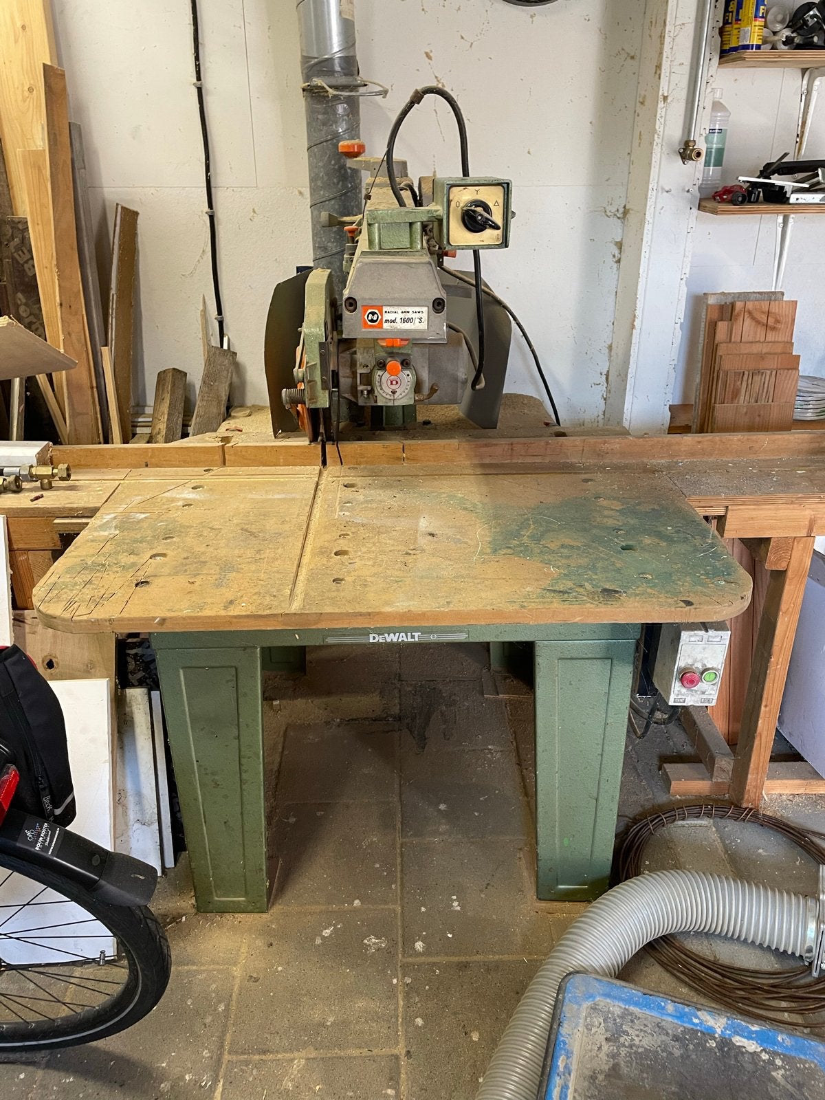 DeWalt Radiaal Arm Zaag B&D model 1600/S, Ophalen, Gebruikt, 70 mm of meer, Afkortzaag
