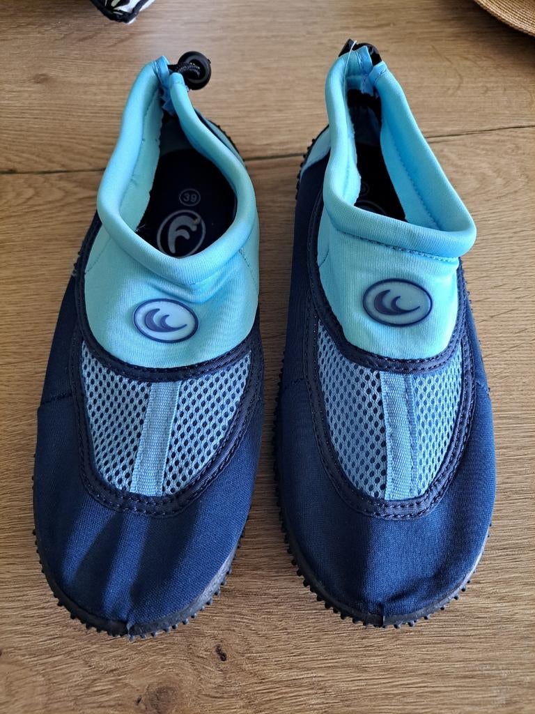 NIeuw !! Blauwe  Waterschoenen maat 39, Ophalen of Verzenden, Nieuw, Zwart, Sneakers of Gympen
