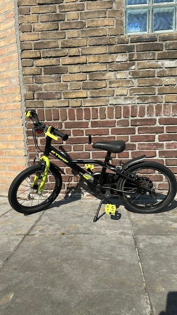B-twin fietsje 16inch, Fietsen en Brommers, Ophalen, Zo goed als nieuw, Minder dan 16 inch