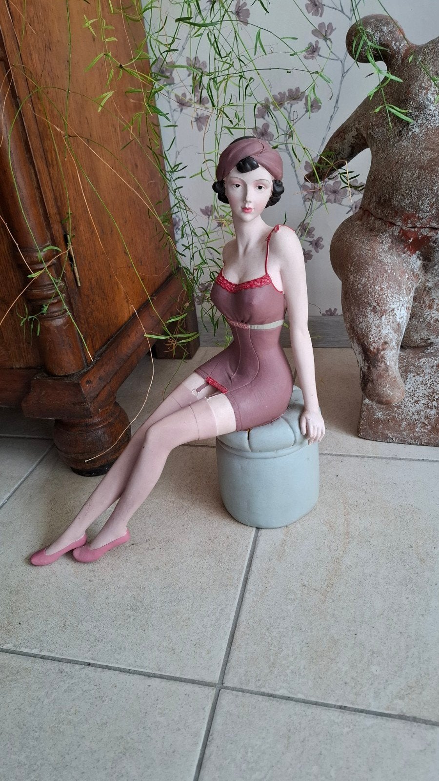 pin-up Girls polyserin  jaren 50 vintage, Art deco, Ophalen of Verzenden, 20 - 50 cm, Overige materialen