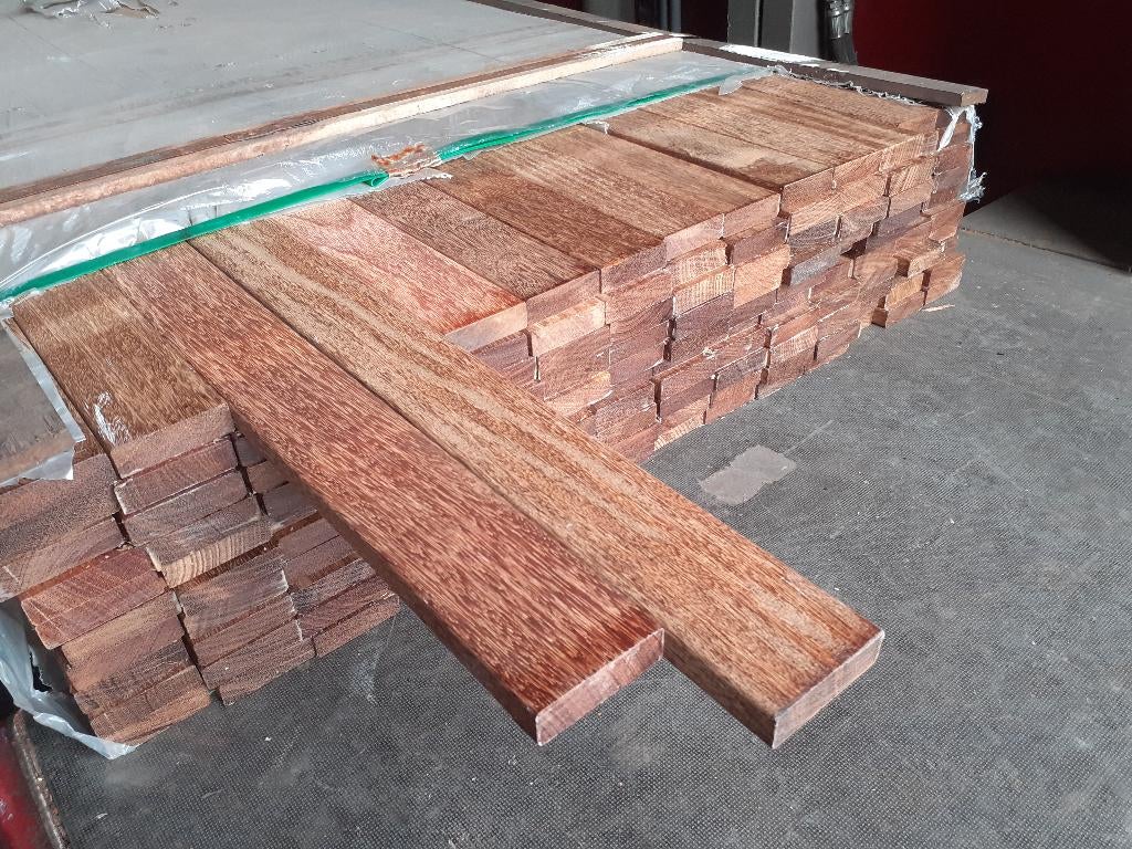 2 bundels hardhout latten 21x70mm - 40.25m2 en 38.85m2, Planken, Nieuw, Ophalen of Verzenden, Hardhout