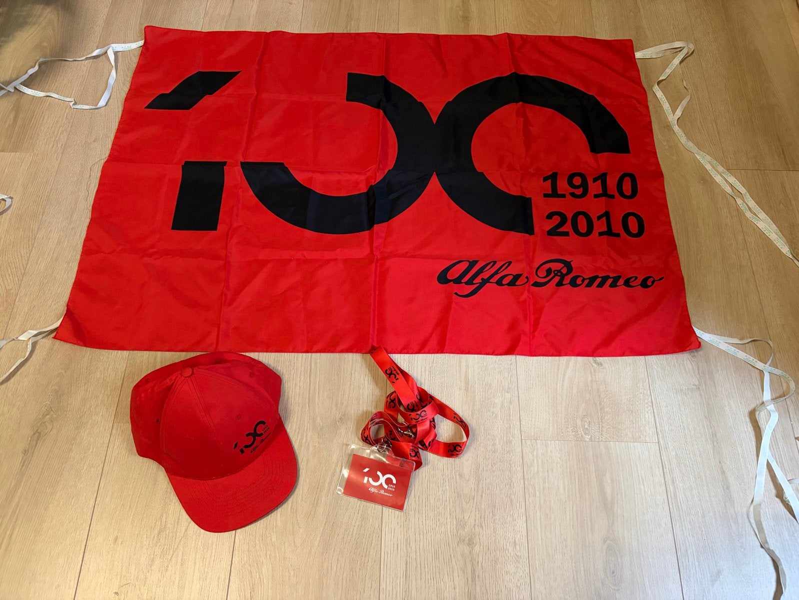 Alfa Romeo vlag en pet, Ophalen of Verzenden