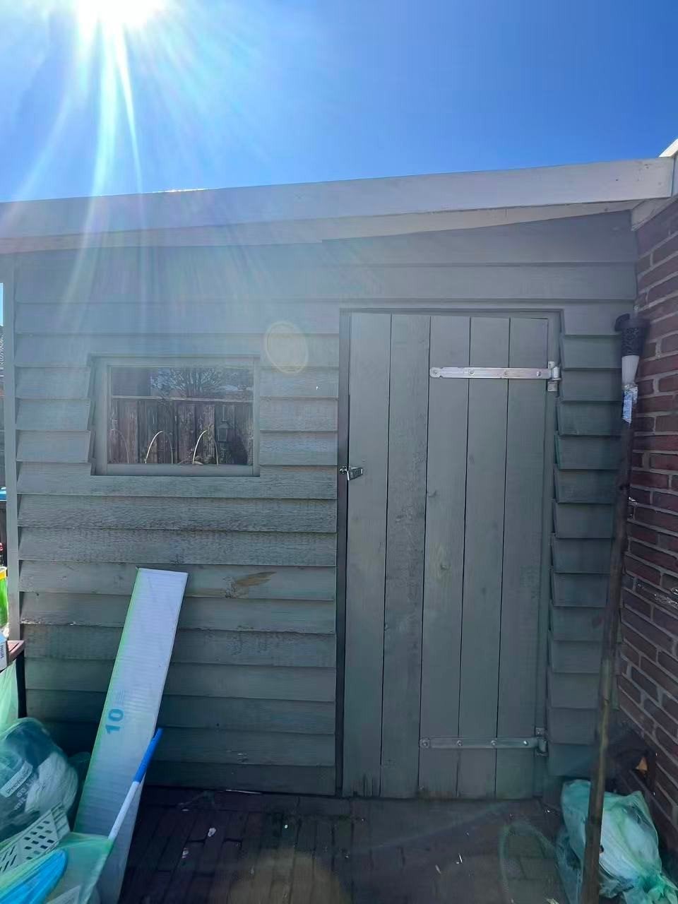 Gratis houten berging/schuur met bakstenen muur, Tuin en Terras, Ophalen, Gebruikt, Hout, Fietsenberging