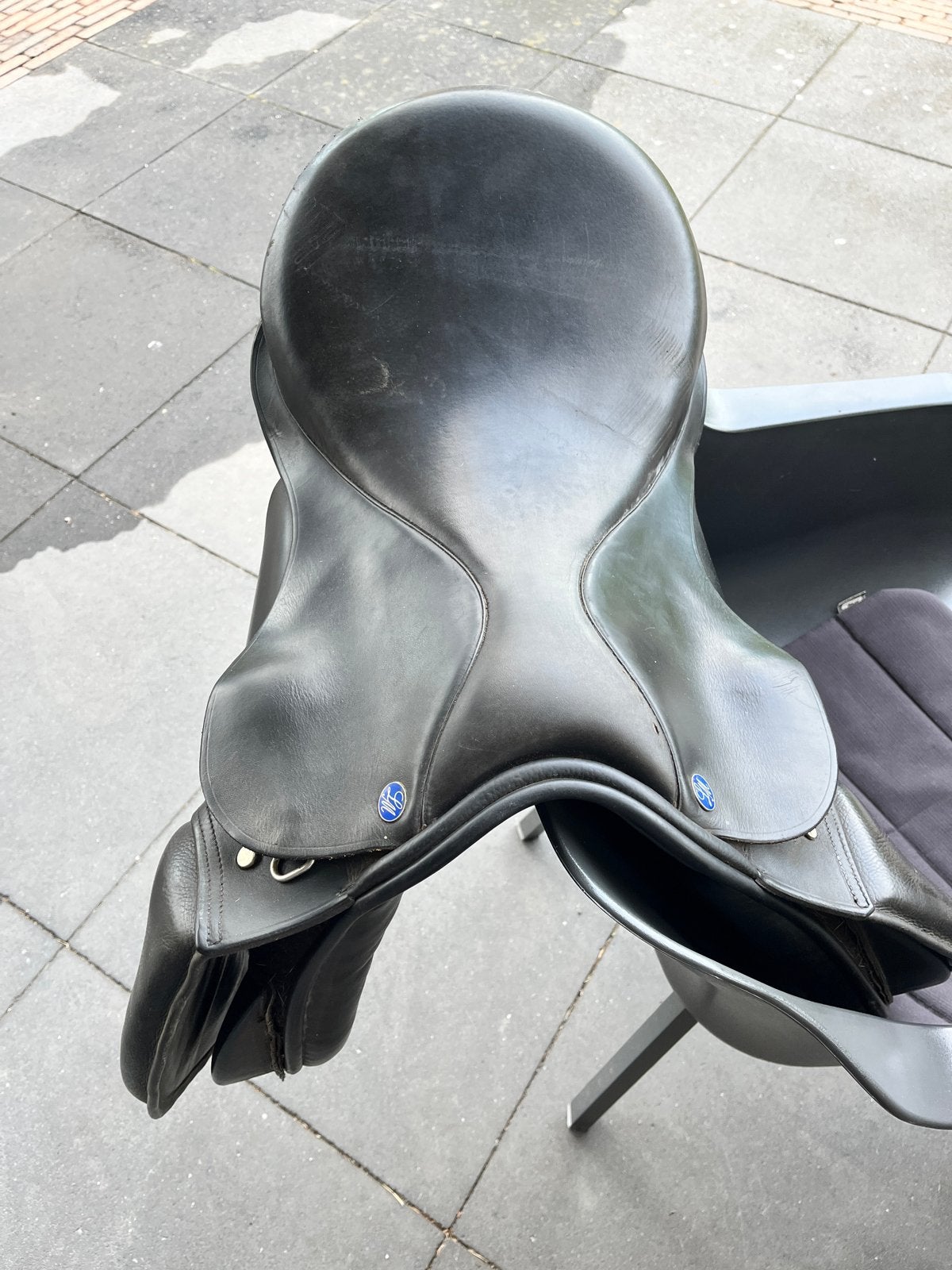 Lavina Mitchell veelzijdigheids zadel, Dieren en Toebehoren, Ophalen, L (17.5 inch), Gebruikt, Wijd