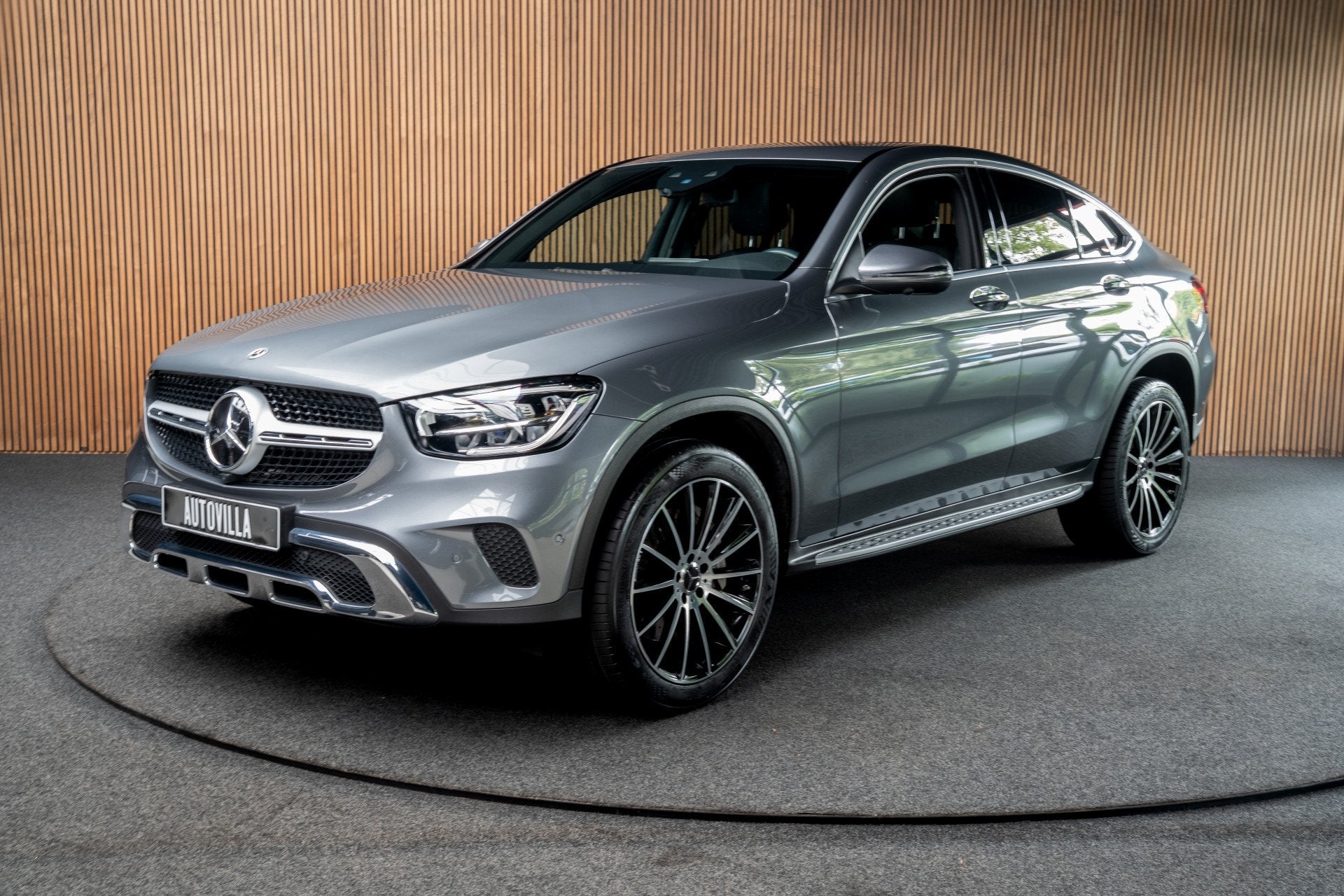 Mercedes-Benz GLC Coupé 300e 4M AMG Schuifdak Leer Navi 360, Automaat, Gebruikt, 4 cilinders, 2000 kg