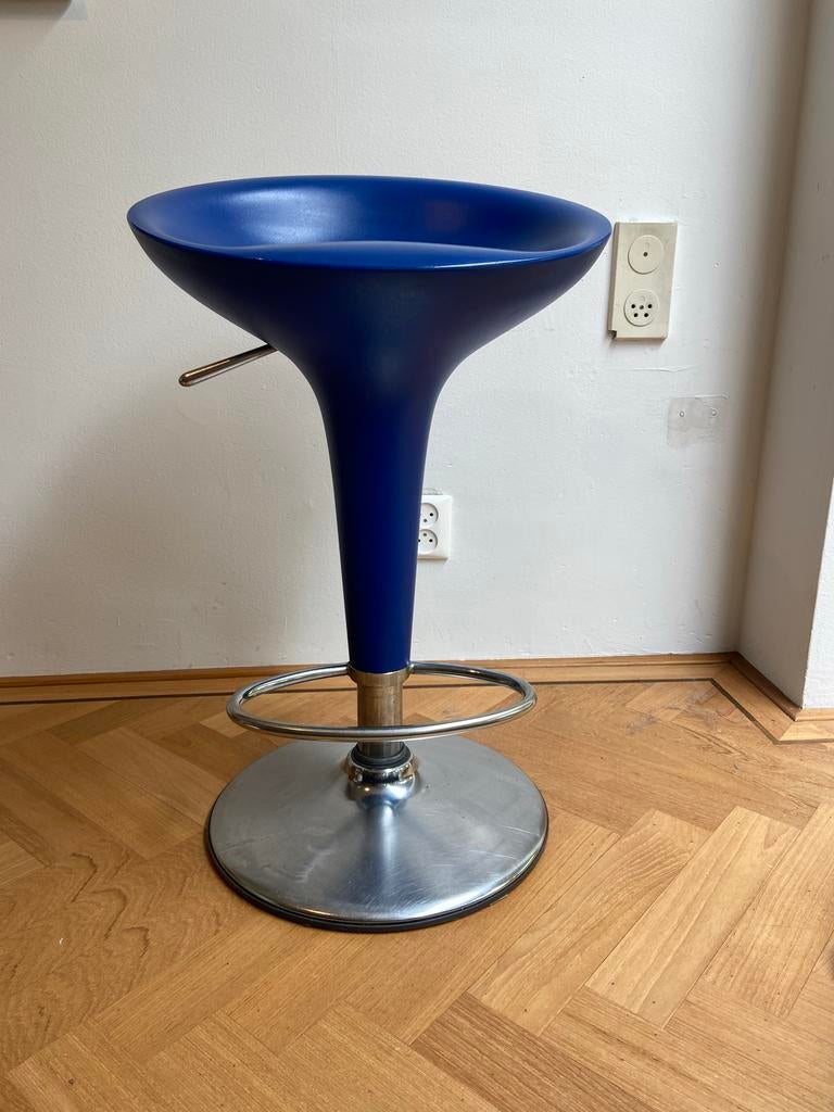Magis De Bombo Kruk - Kobaltblauw - Stefano Giovannoni, Ophalen, Kunststof, Gebruikt, In hoogte verstelbaar
