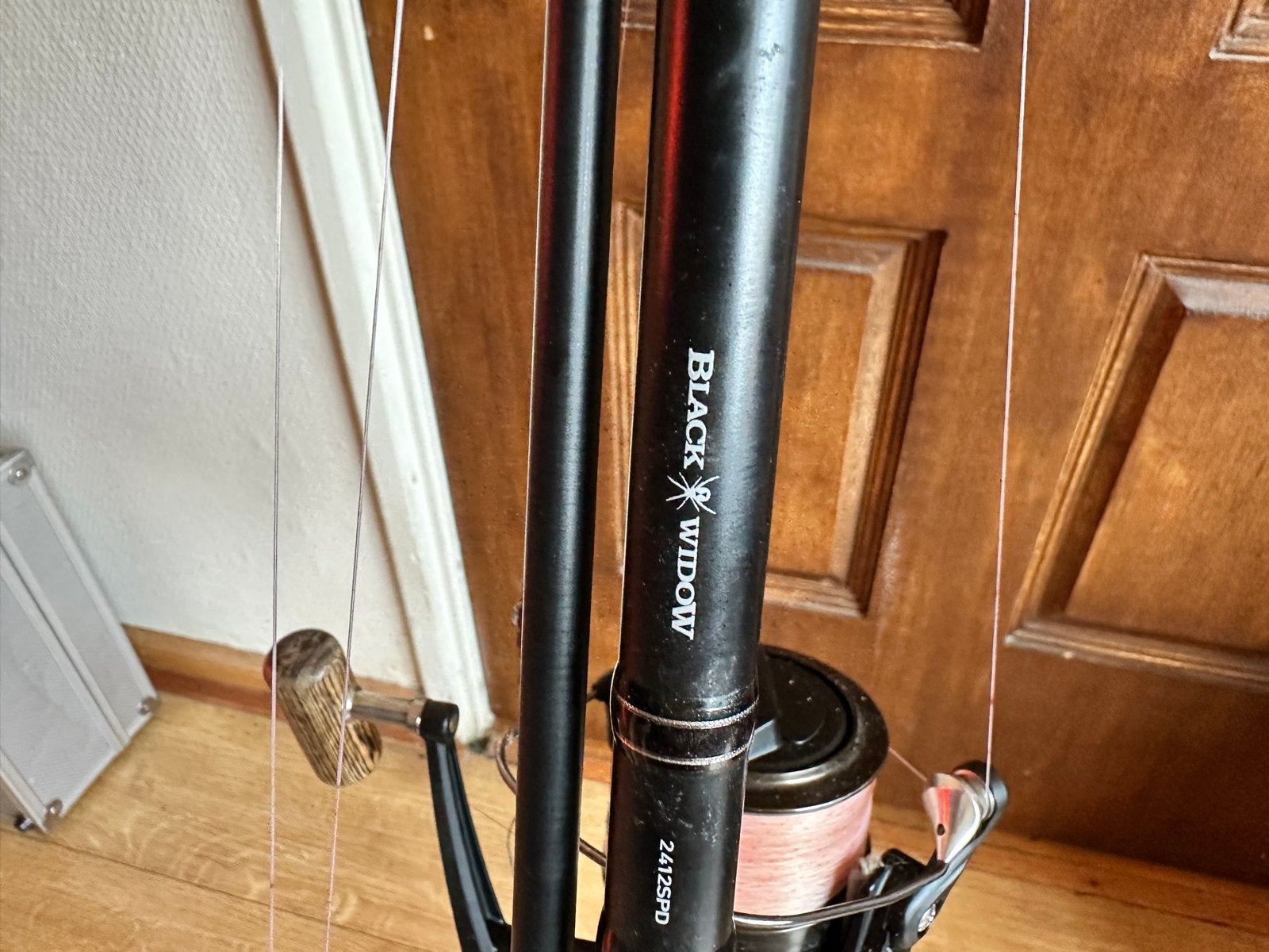 Karperhengel Black Widow met Okuma Custom molen, Ophalen, Gebruikt, Werphengel