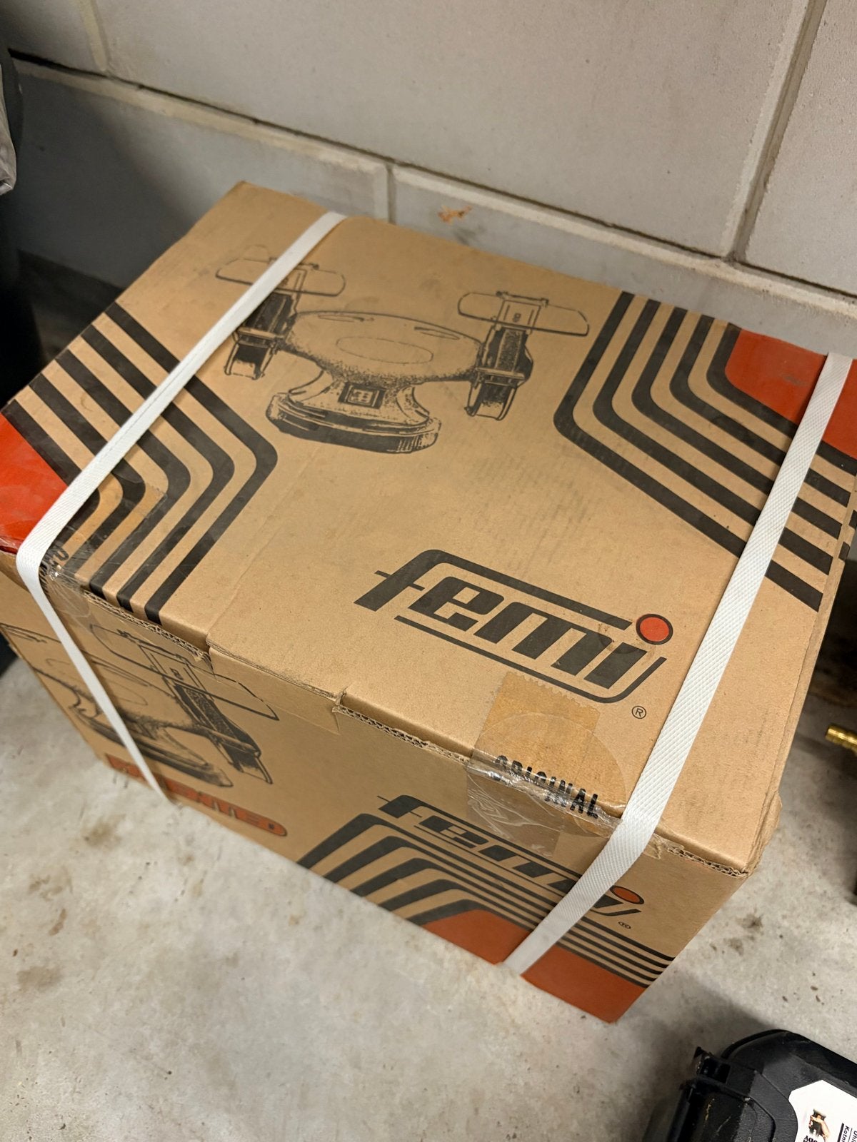 Nieuwe Femi Werkslijpmachine 33H - Ongebruikt in doos, Doe-het-zelf en Verbouw, Ophalen of Verzenden, Nieuw, Minder dan 700 watt