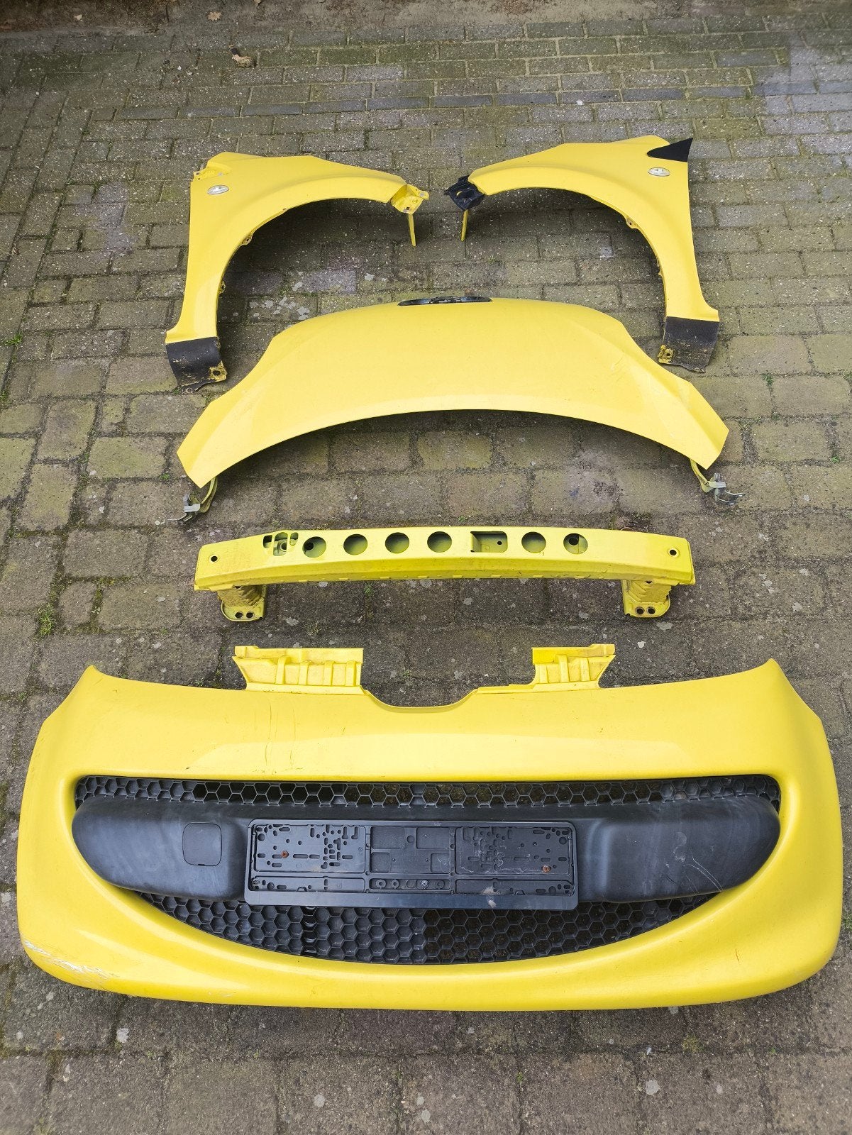 Peugeot 107 voorkop + achterkant geel en rood bj 2005-2009, Ophalen, Voor, Peugeot, Bumper
