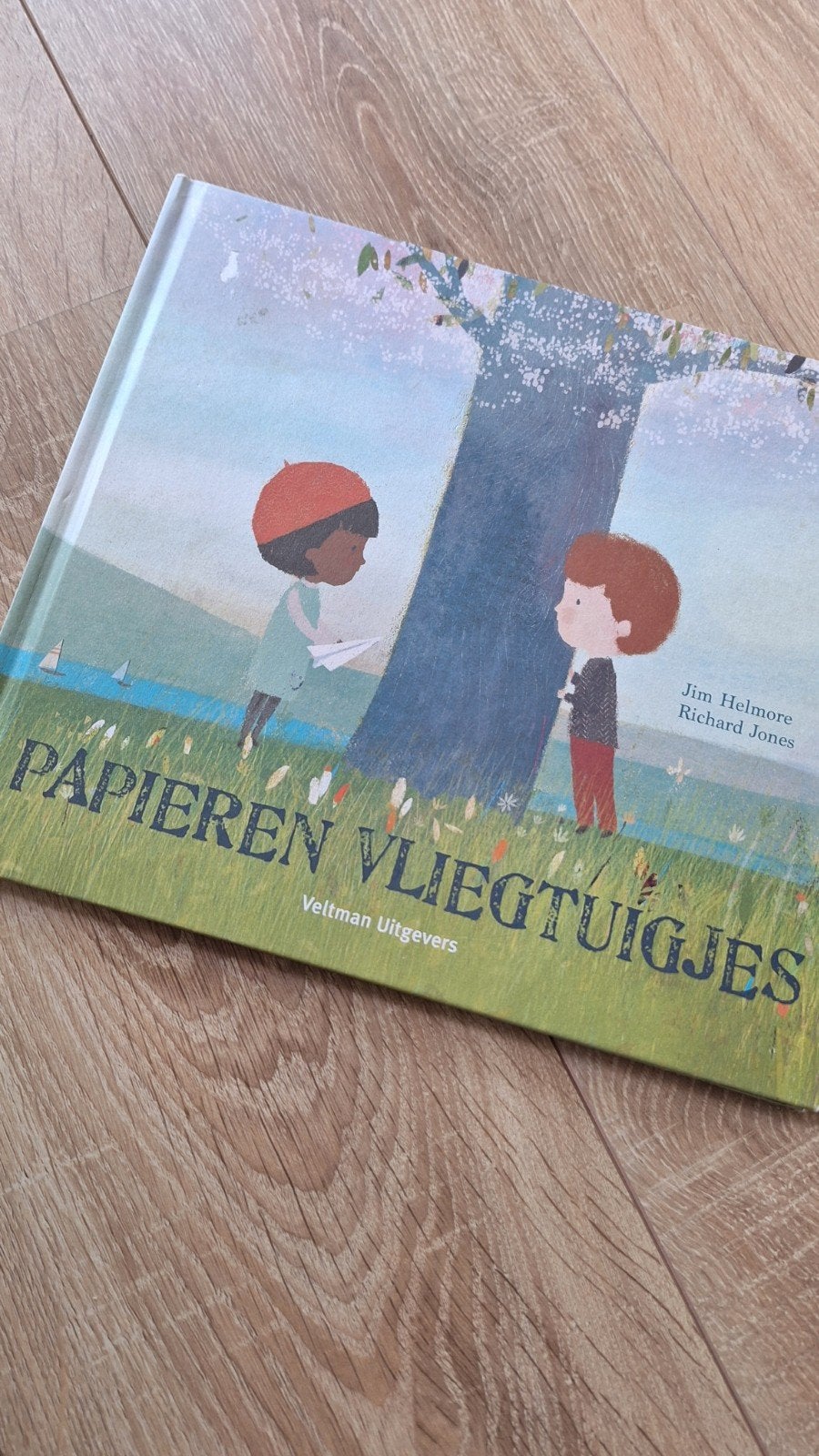 Papieren Vliegtuigjes - Jim Helmore (Zo goed als, Ophalen of Verzenden, Zo goed als nieuw, Jim Helmore, Fictie algemeen
