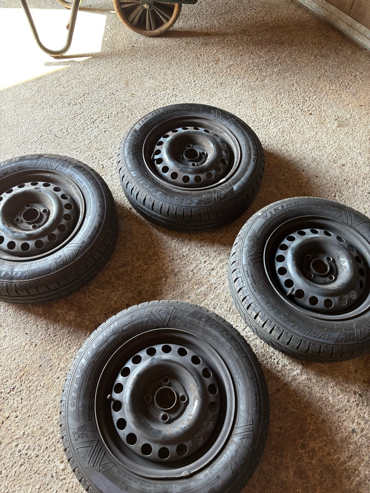 Winterbanden met stalen velgen en Opel wieldoppen, Auto-onderdelen, Banden en Velgen, Ophalen, 14 inch, Gebruikt, 175 mm