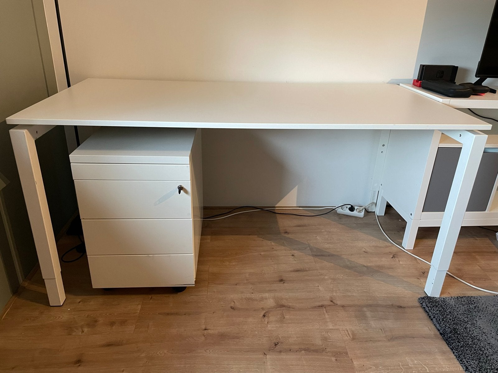 Wit bureau met ladeblok - Ideaal voor thuiskantoor, Ophalen, Gebruikt, Met lades, Spaanplaat of MDF