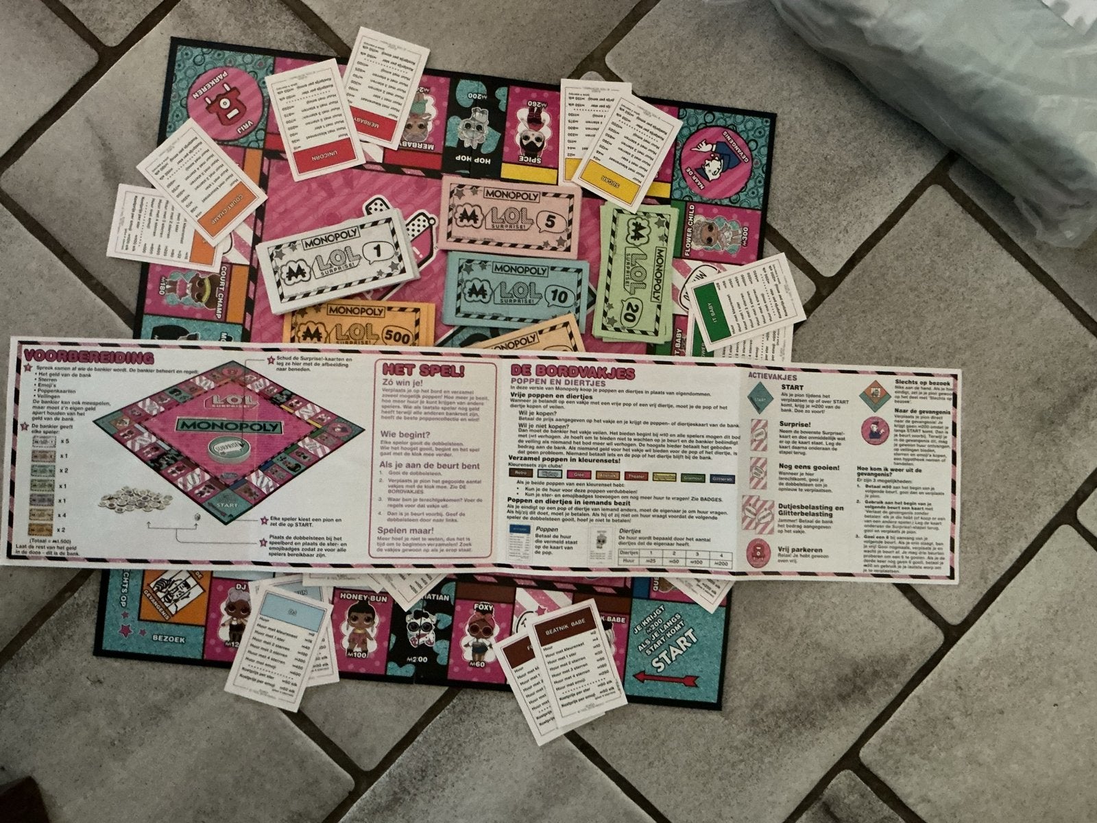 Monopoly L.O.L. Surprise! Bordspel - Zo goed als nieuw, Drie of vier spelers, Ophalen of Verzenden, Zo goed als nieuw