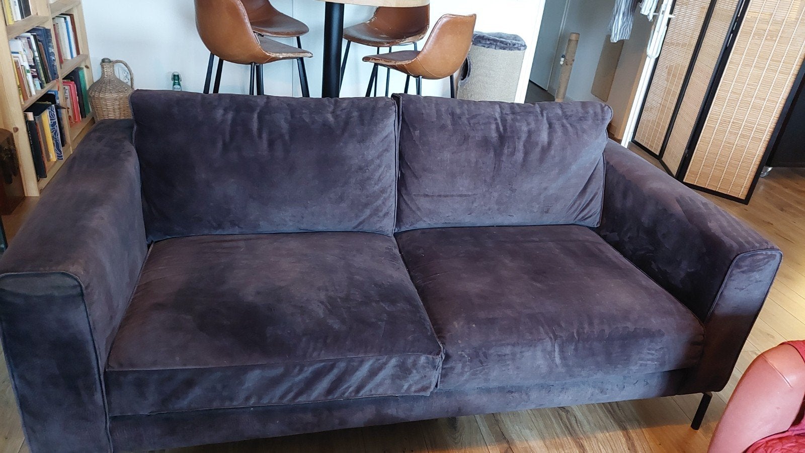 Comfortabele donkergrijze tweezitsbank, Huis en Inrichting, Gebruikt, Tweepersoons, 75 tot 100 cm, Ophalen of Verzenden