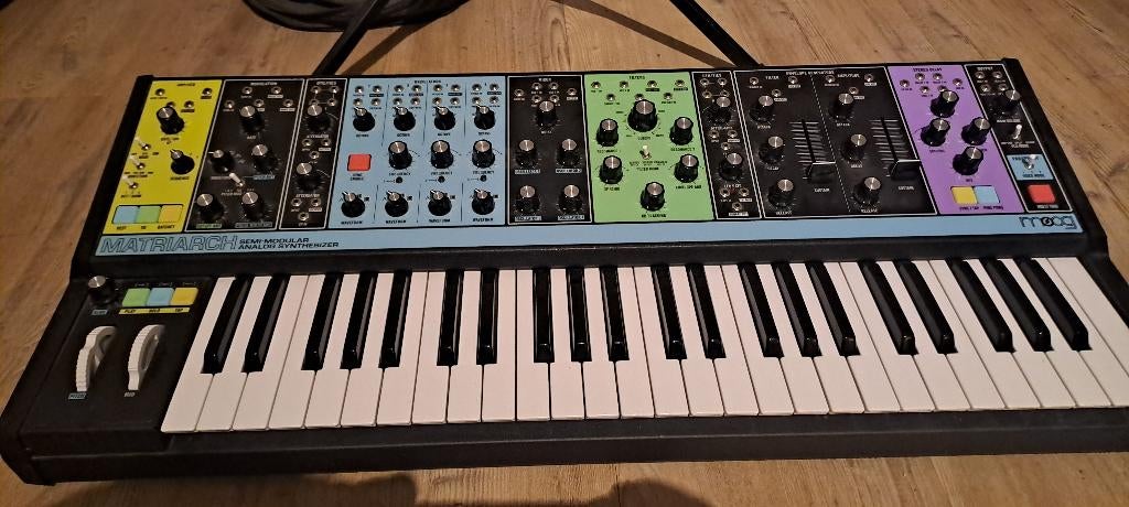 Moog Matriarch, Muziek en Instrumenten, Synthesizers, Zo goed als nieuw, Overige aantallen, Overige merken, Met midi-aansluiting