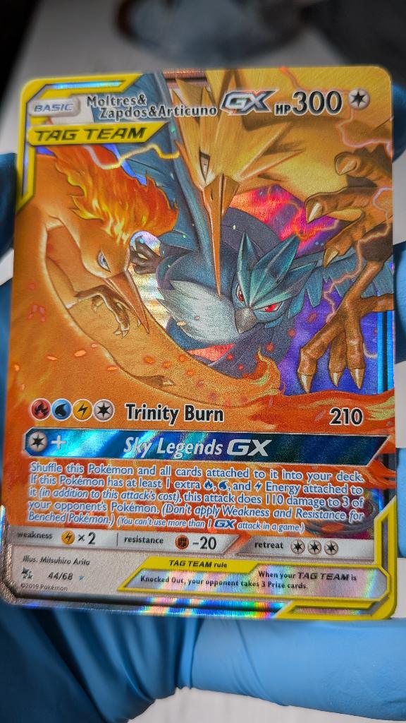 2019 Hidden Fates Moltres & Zapdos & Articuno GX (HIF44), Ophalen of Verzenden, Zo goed als nieuw, Losse kaart