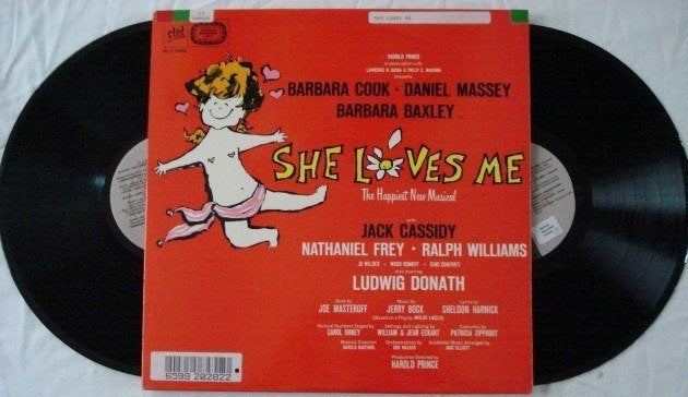 She Loves Me, Ophalen of Verzenden, Zo goed als nieuw, 12 inch, Gatefold hoes
