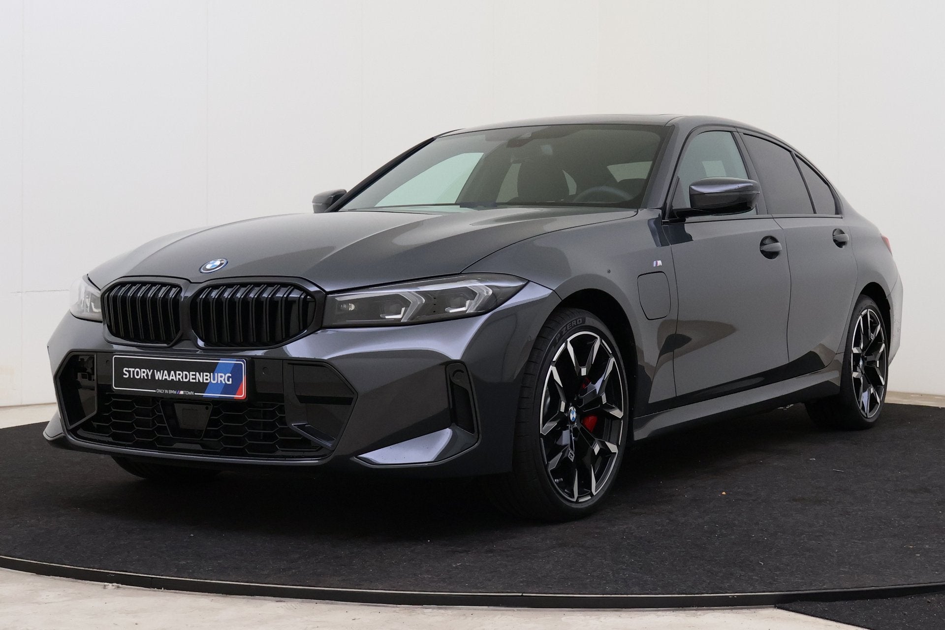 BMW 3 Serie 330e M Sport Automaat / Schuif-kanteldak / Trekh, Auto's, Automaat, 1998 cc, Achterwielaandrijving, Zwart