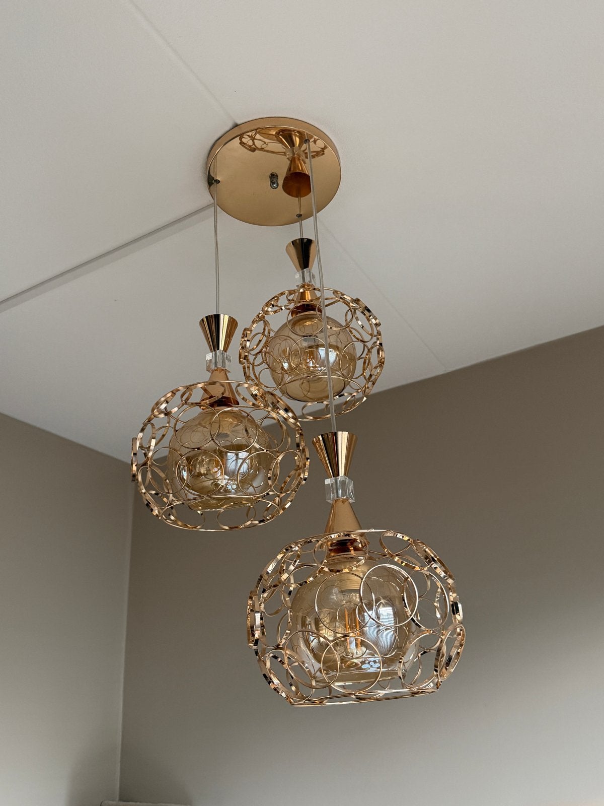 Gouden hanglamp met 3 bollen - Modern design, Ophalen of Verzenden, Zo goed als nieuw, Metaal, E27 (groot)