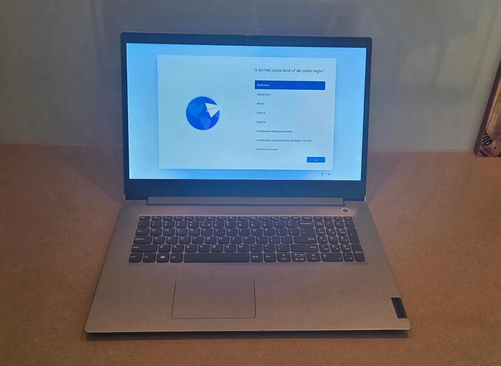Lenovo IdeaPad 3 17IML05 Windows 11