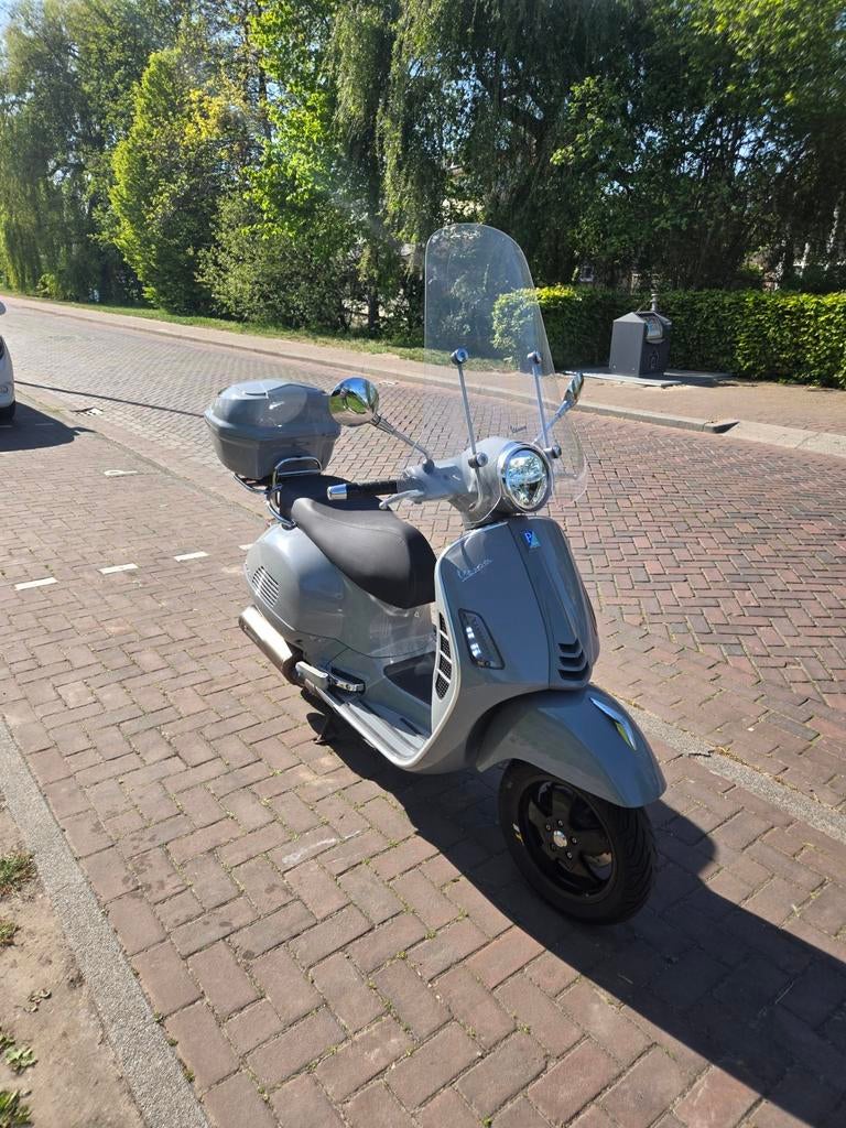 Vespa Gts 300 hpe Supertech Akrapovic 2019 Nardo Grey, Ophalen, Zo goed als nieuw, Benzine, Overige modellen