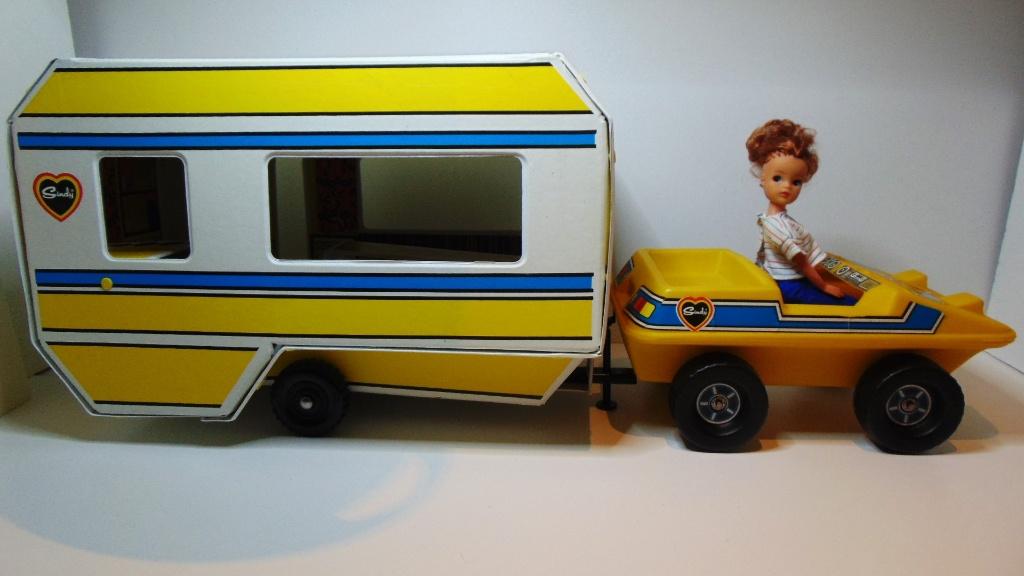 Prachtige z.g.a.n Caravan van Sindy met Buggy, Ophalen of Verzenden, Zo goed als nieuw, Accessoires