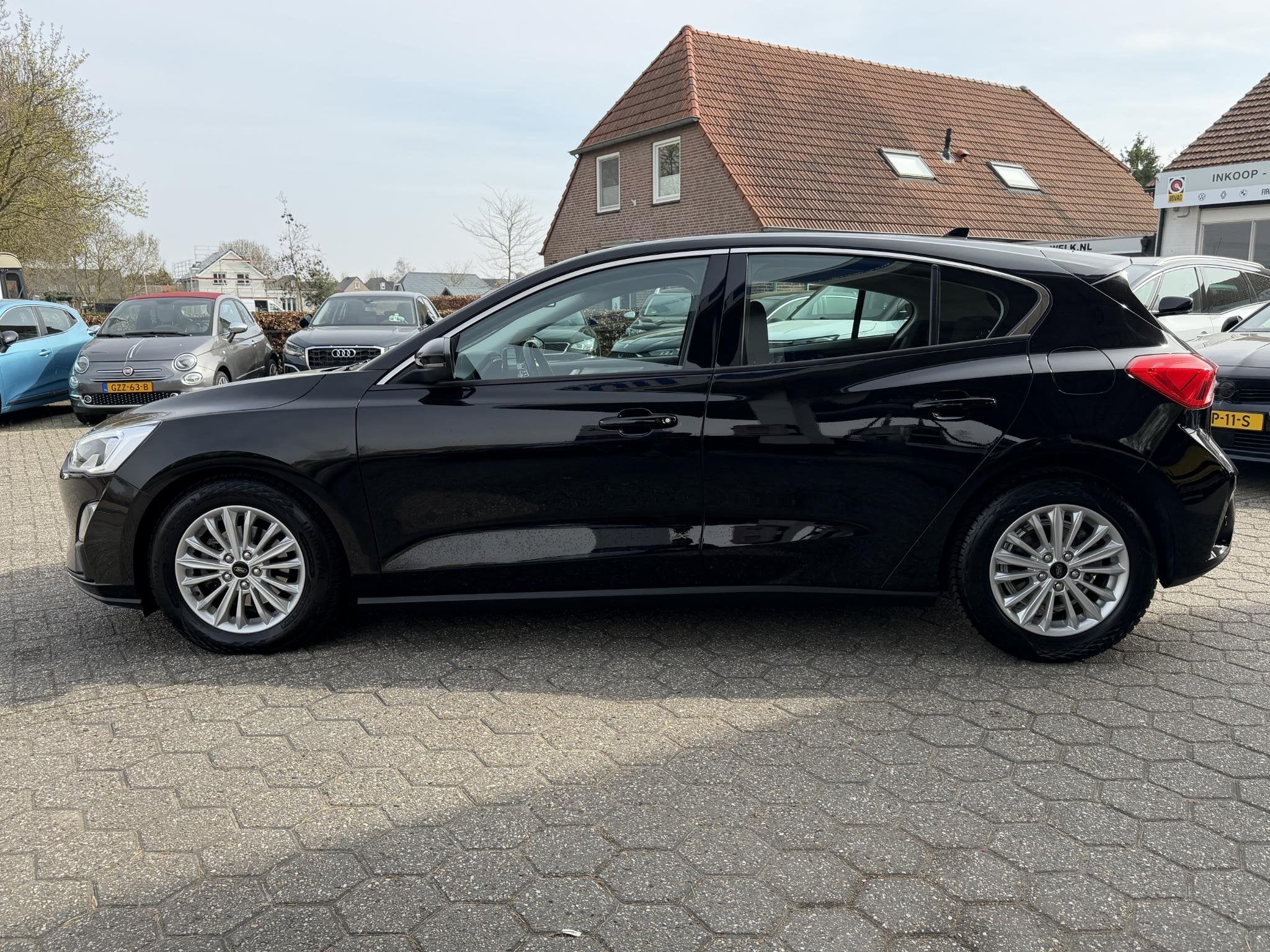 Ford Focus 1.0 EcoBoost Titanium Business NAVI | WINTERPACK, Auto's, 12 maanden, Gebruikt, Euro 6, Zwart