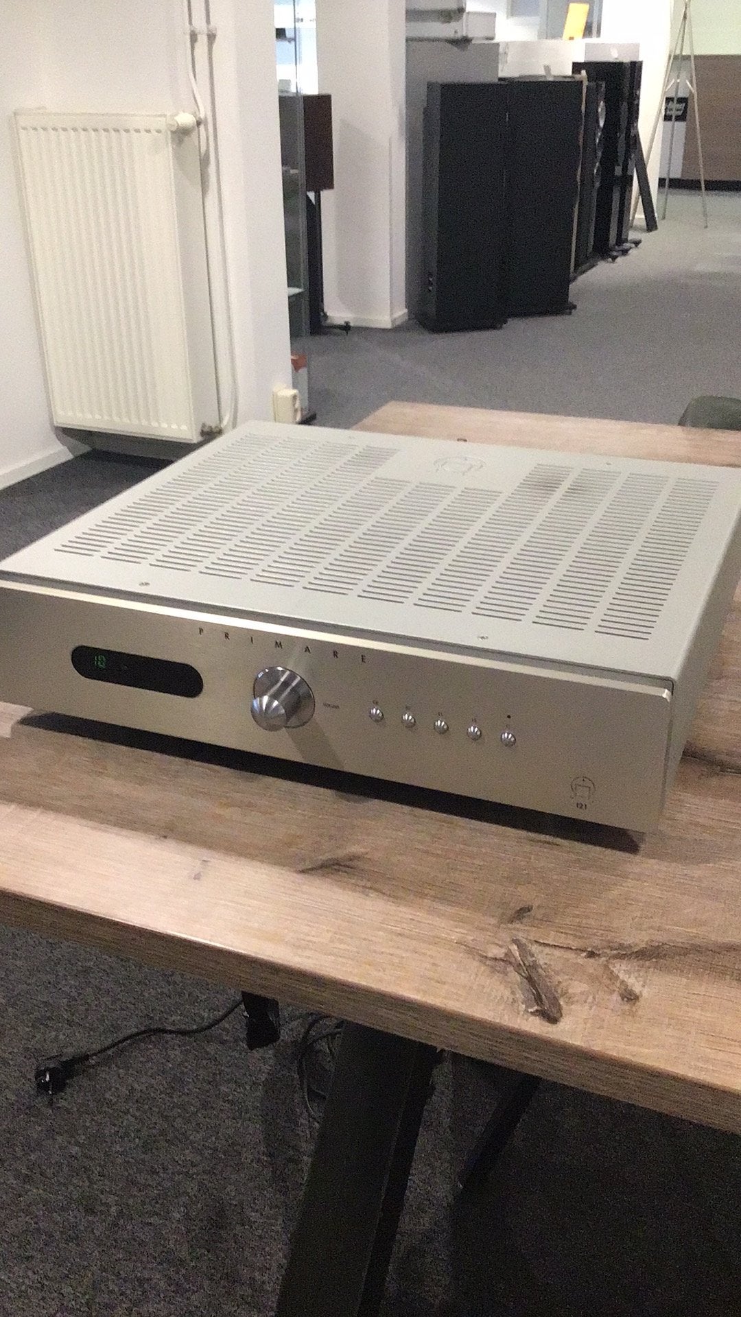 Primare I21 versterker in perfecte staat., Audio, Tv en Foto, Versterkers en Receivers, Ophalen, Zo goed als nieuw, 120 watt of meer