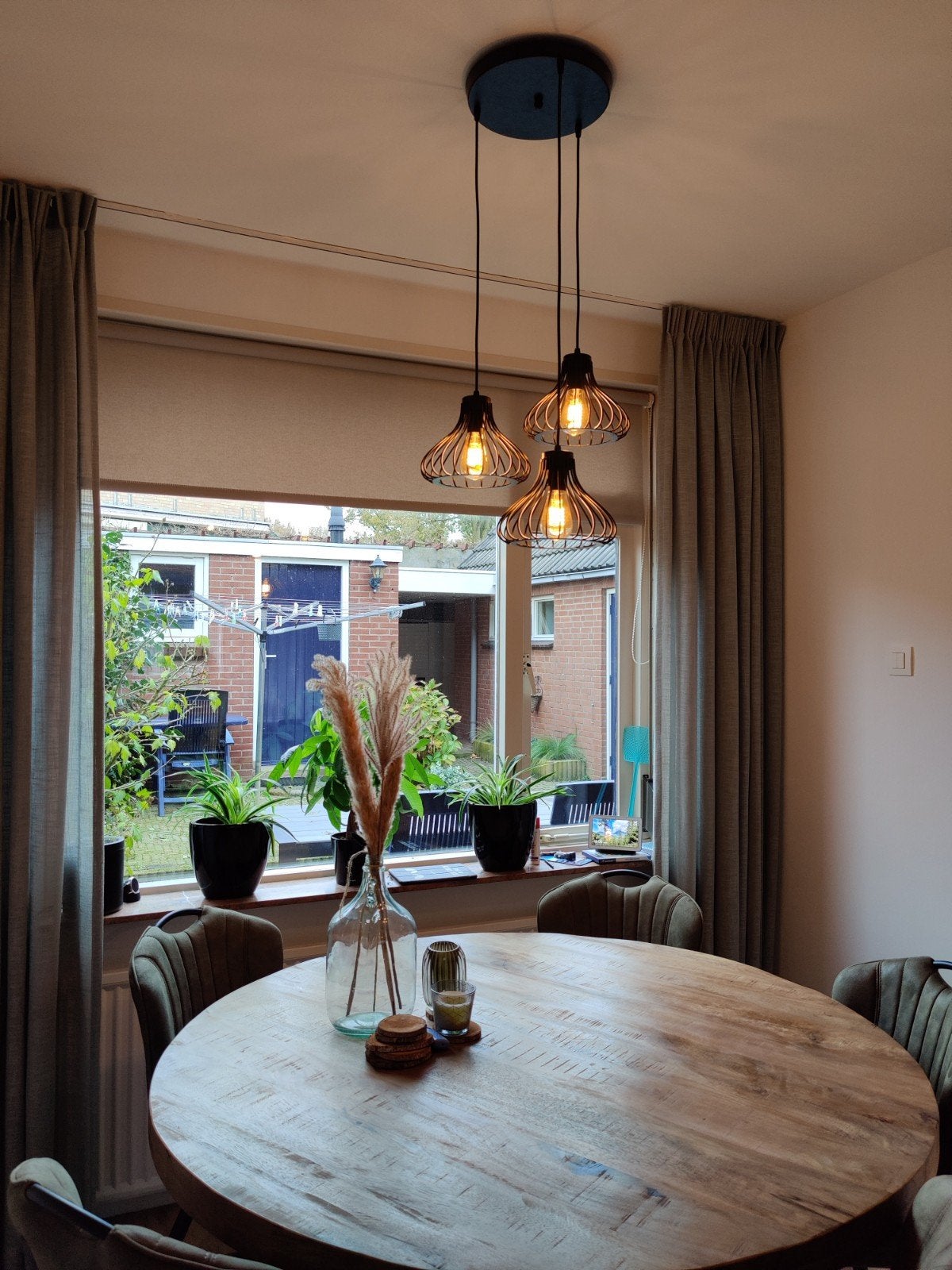 Zwarte hanglamp met 3 E27 fittingen, Gebruikt, Modern, Industrieel, Ophalen of Verzenden, Metaal