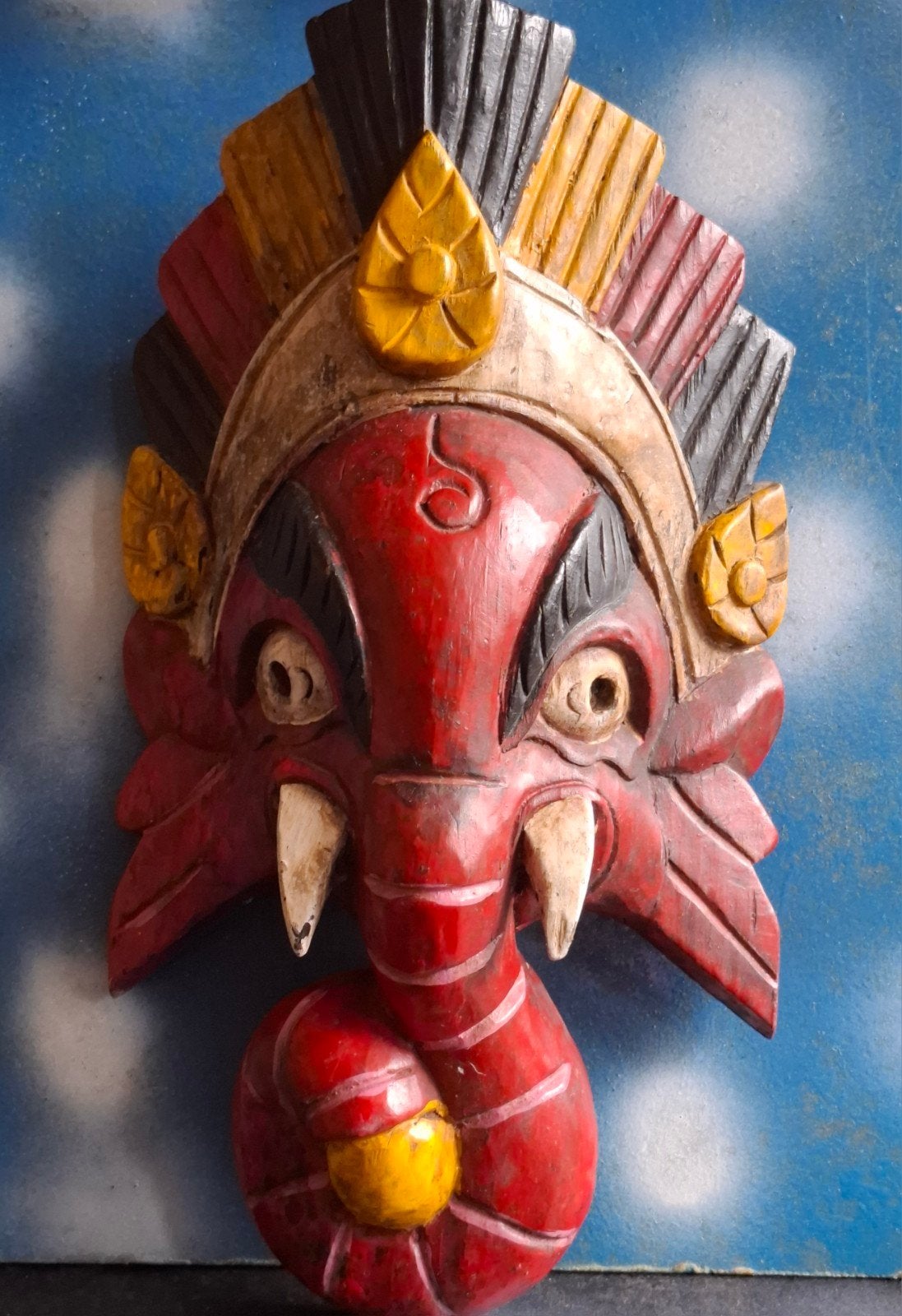 Lord Ganesh.  Nepal.  Houtsnijwerk. Handpainted.  33 cm., Ophalen