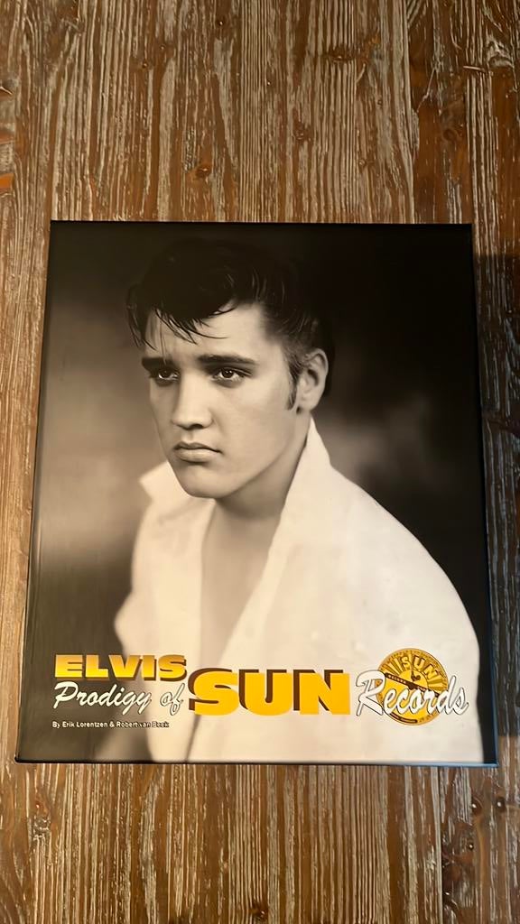 Elvis,Prodigy of Sun records, bookset/vinyl(nieuw), Boeken, Ophalen of Verzenden, Zo goed als nieuw, Artiest
