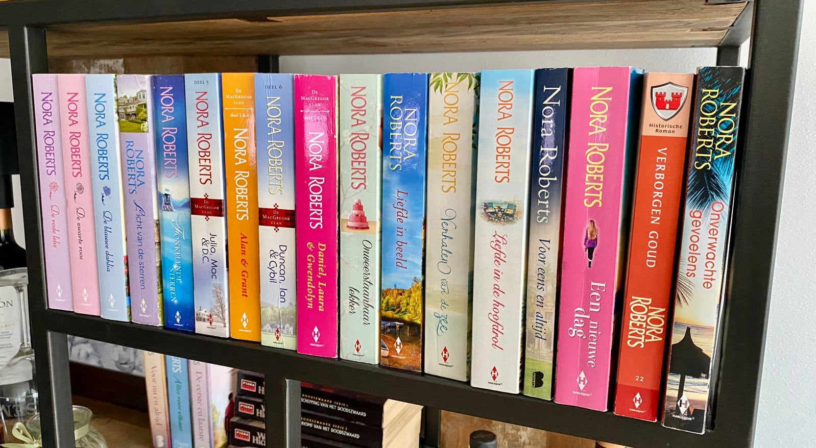 Nora Roberts, meerdere titels, Boeken, Romans, Zo goed als nieuw, Nederland, Ophalen of Verzenden