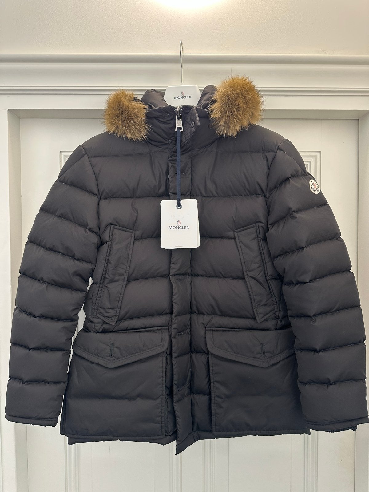 Moncler Cluny Giubbotto Donsjas met Bontkraag Zwart Maat 3, Ophalen of Verzenden, Nieuw, Maat 48/50 (M), Zwart