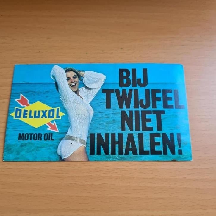 Vintage Deluxol Motor Oil reclamekaart, Verzamelen, Ophalen of Verzenden, 1960 tot 1980, Ongelopen, Voertuig