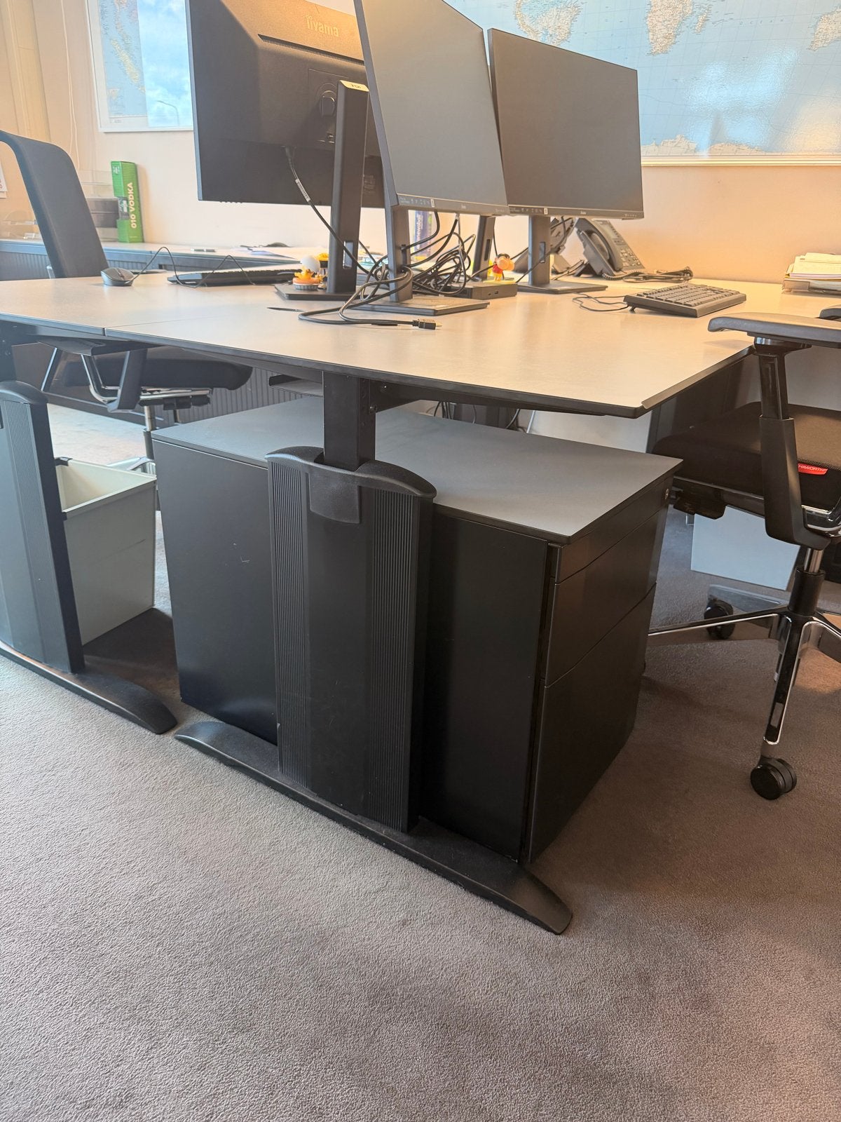 Bureaus, stoelen en archiefkasten, Archief en Opbergen, Ophalen, Gebruikt, Bureau