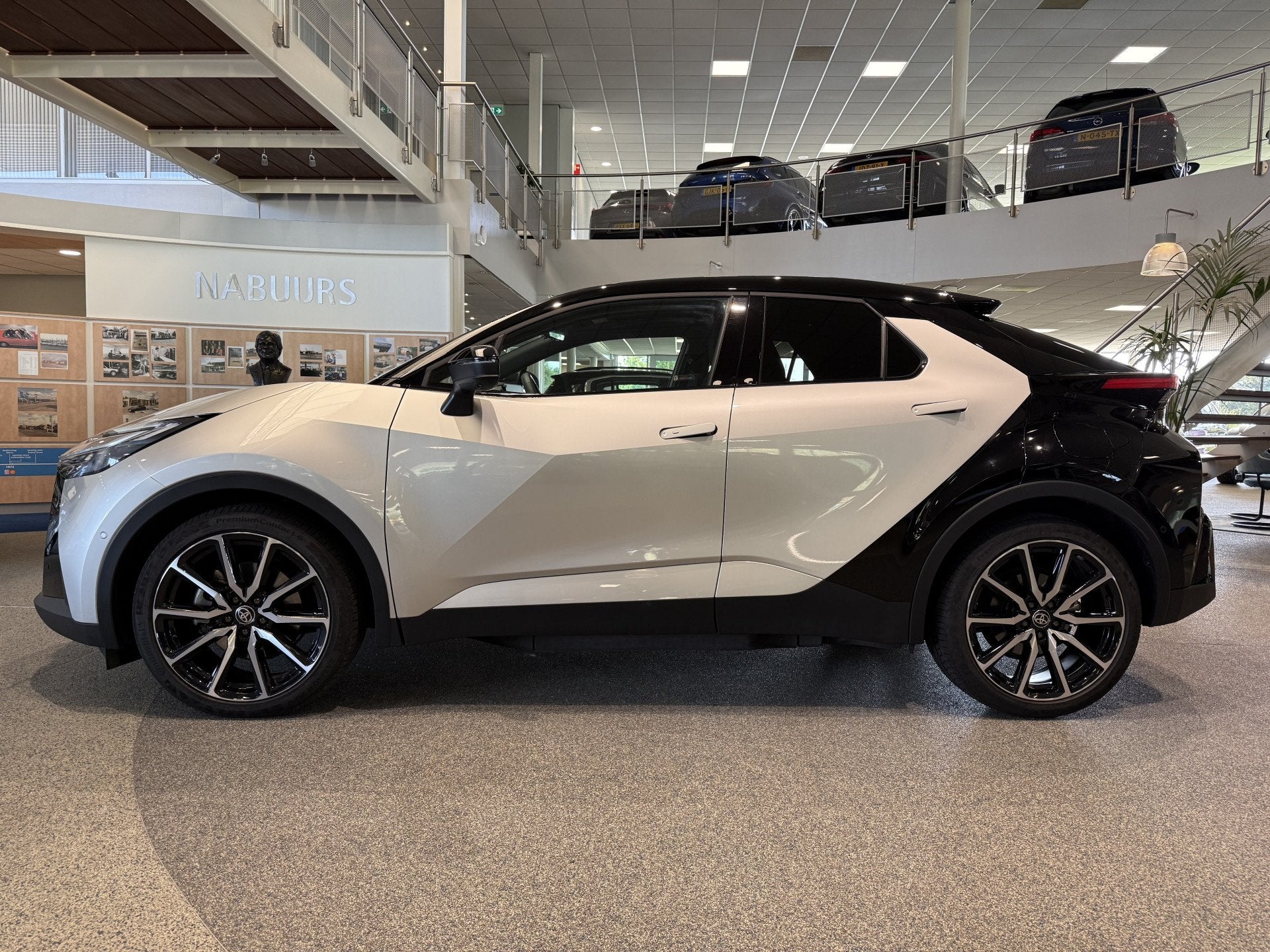 Toyota C-HR 2.0 Plug-in Hybrid 220 GR SPORT Première Editio, Auto's, 12 maanden, 4 cilinders, Bedrijf, Hybride Elektrisch/Benzine