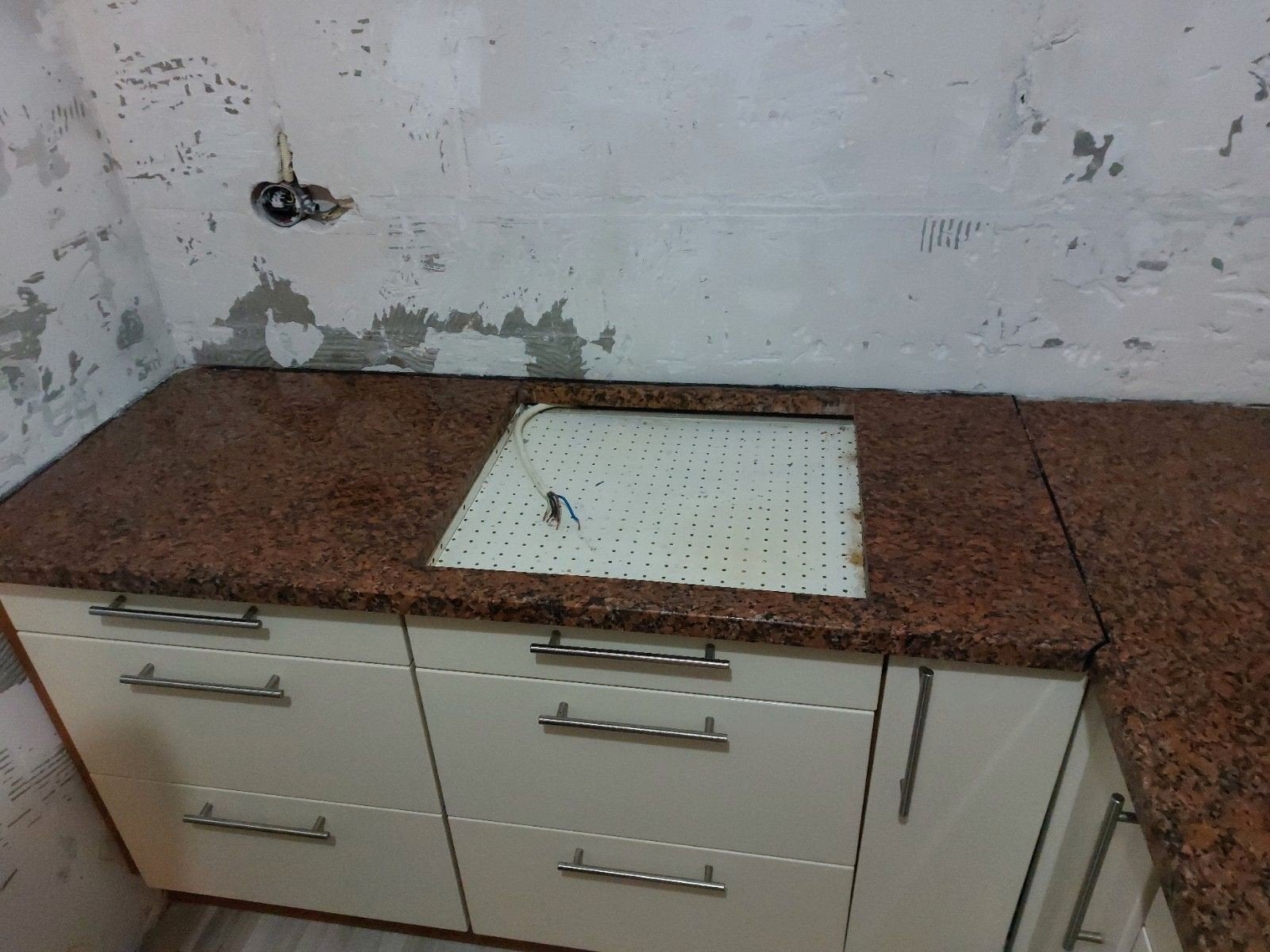 Granieten keukenblad met spoelbak en kookplaatuitsparing, Ophalen of Verzenden, Gebruikt, Bruin
