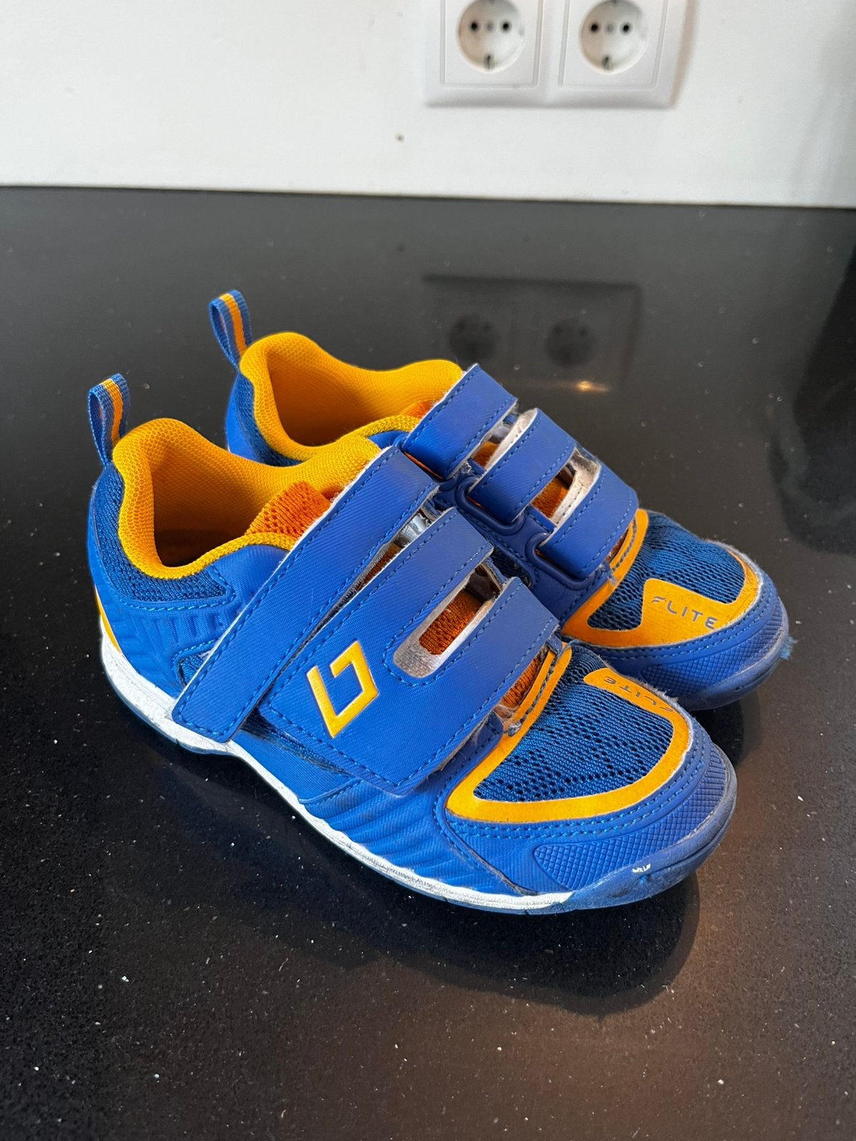 Brabo hockeyschoenen maat 29, Sport en Fitness, Hockey, Ophalen of Verzenden, Zo goed als nieuw, Schoenen