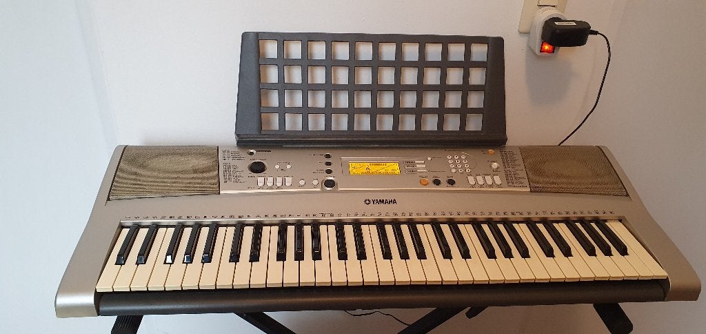 Aanslaggevoelig Keyboard Yamaha PSR-E313 piano Midi keyboard, Muziek en Instrumenten, Keyboards, Ophalen, Yamaha, Midi-aansluiting