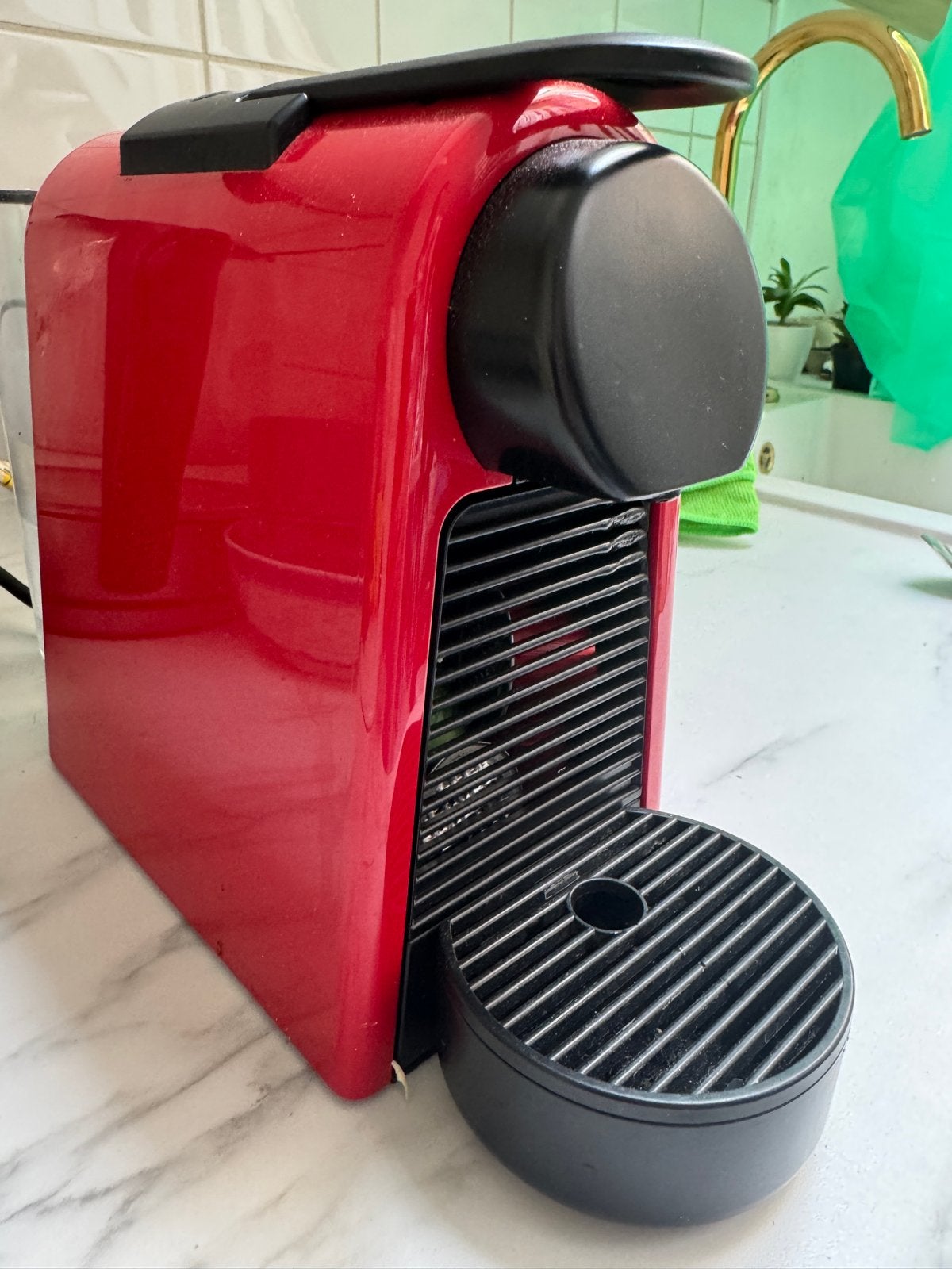 Nespresso Essenza Mini Rood - Compact en Stijlvol, Witgoed en Apparatuur, Koffiezetapparaten, Espresso apparaat, Ophalen of Verzenden