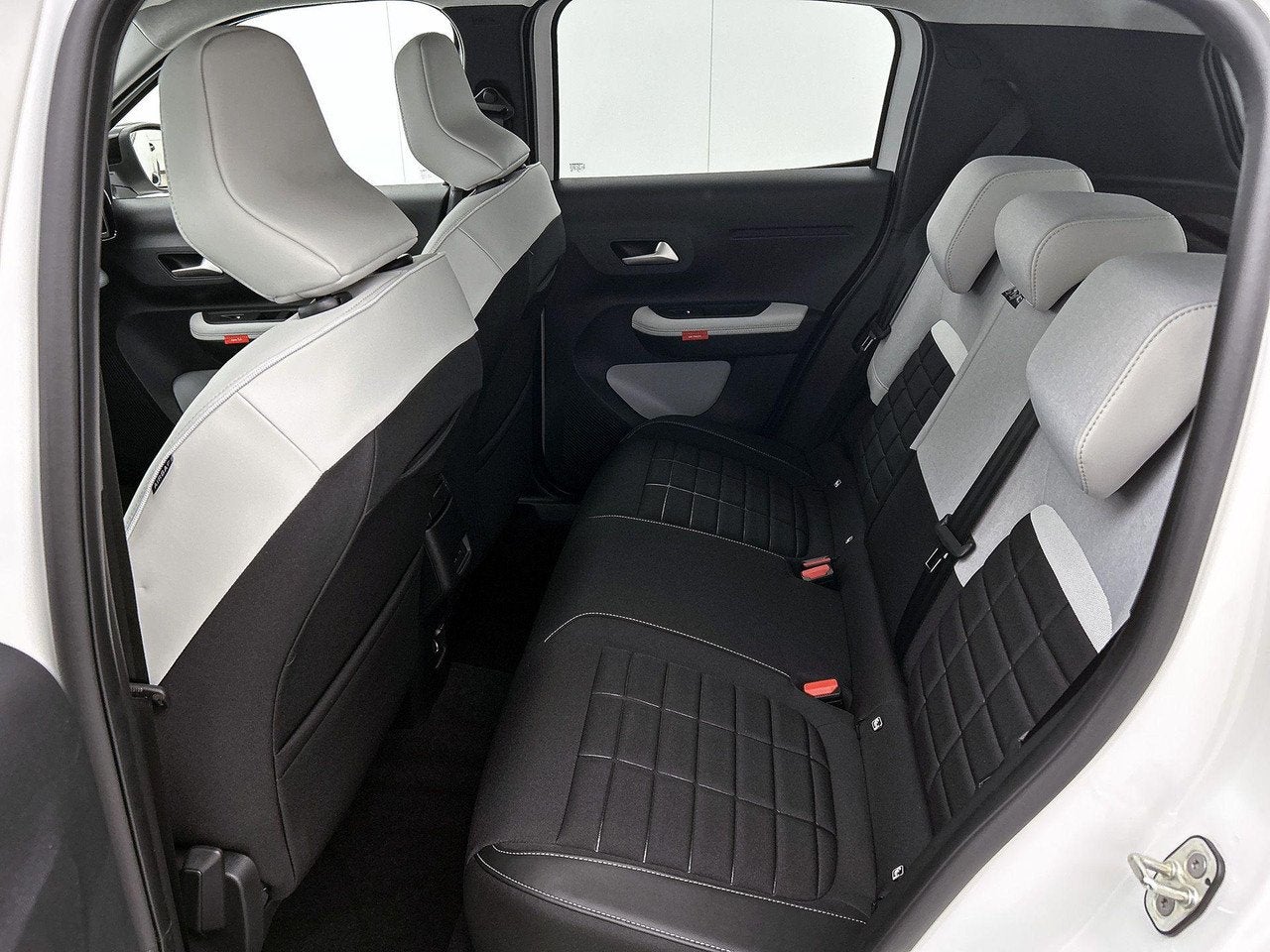 Foto 24 van Citroën C3 110pk 1.2 Hybrid Max Automaat | VOORRAAD VOORDEE
