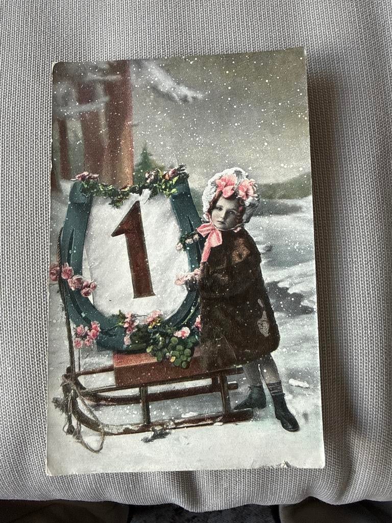 Antieke Kerstkaart: Meisje met Sleetje en Nummer 1, Ophalen, Voor 1920, Gelopen, Noord-Holland