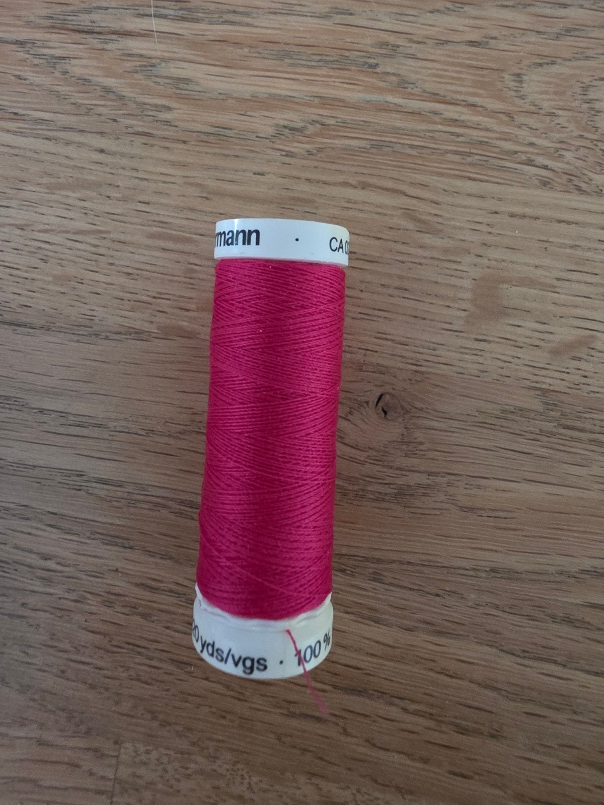 Gütermann naaigaren roze - Made in Germany, Hobby en Vrije tijd, Naaien en Fournituren, Ophalen of Verzenden, Nieuw, Garen of Naald(en)