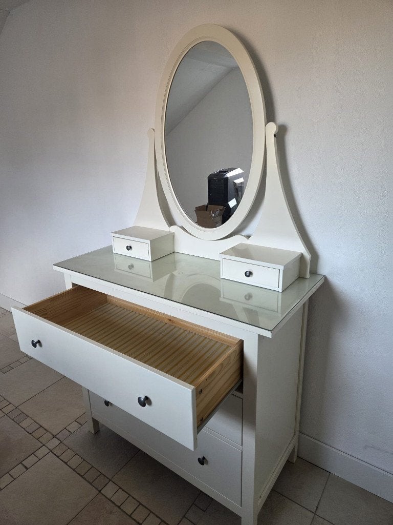 Ladekast met spiegel (ikea), Ophalen, 100 tot 150 cm, 5 laden of meer, Grenenhout