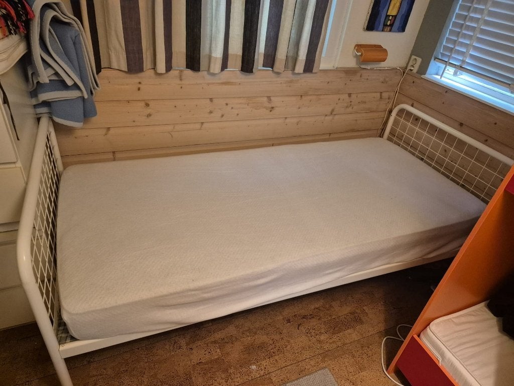 stevig bed (90x200), Ophalen, Gebruikt, 90 cm, Eenpersoons