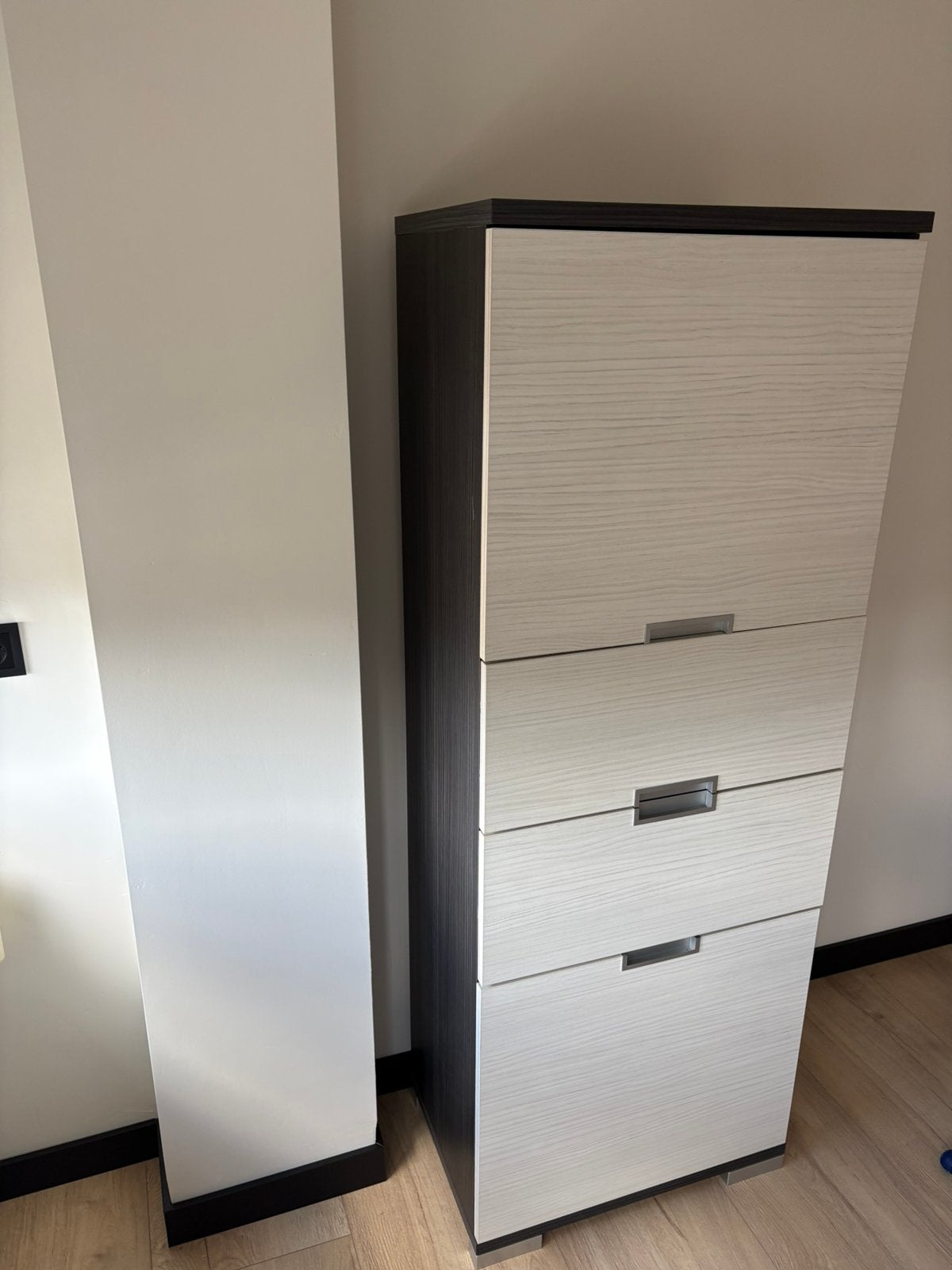Opbergkast/ kledingkast, Ophalen, 50 tot 100 cm, Zo goed als nieuw, 150 tot 200 cm