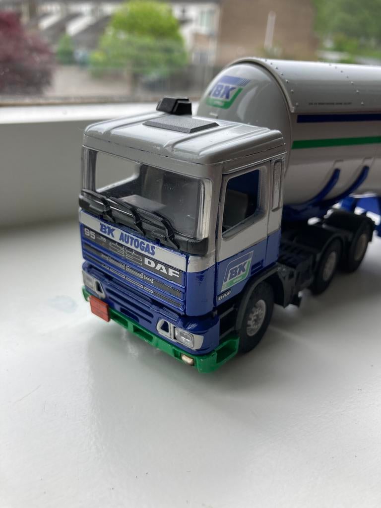 DAF 95 met voorloopas en drieassige gastrailer nieuw staat., Hobby en Vrije tijd, Ophalen of Verzenden, Zo goed als nieuw, Bus of Vrachtwagen