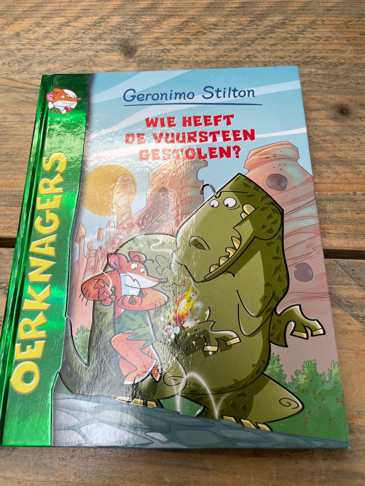 Geronimo Stilton: Wie heeft de vuursteen gestolen?, Boeken, Ophalen of Verzenden, Gelezen, Fictie algemeen
