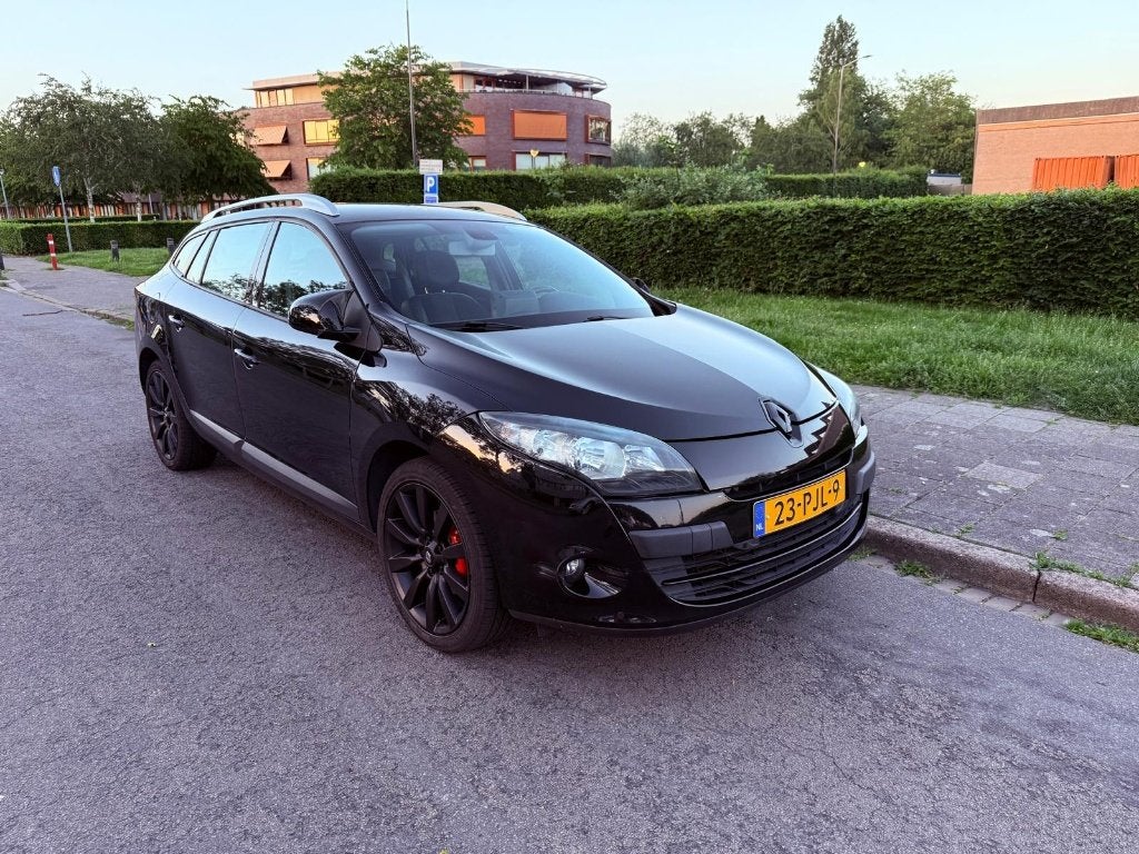 Renault Mégane 1.4 TCE 130PK / Bose/ APK/ Onderhoud/ Extra's, Voorwielaandrijving, Euro 5, Zwart, 4 cilinders