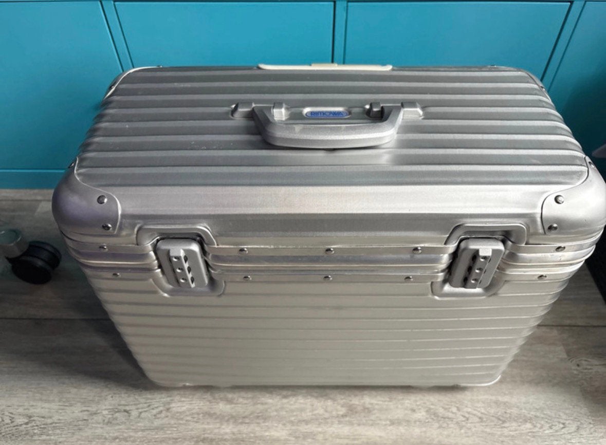 Rimowa - Pilotenkoffer, Sieraden, Tassen en Uiterlijk, Koffers, Zo goed als nieuw, 70 cm of meer, Minder dan 35 cm, Metaal